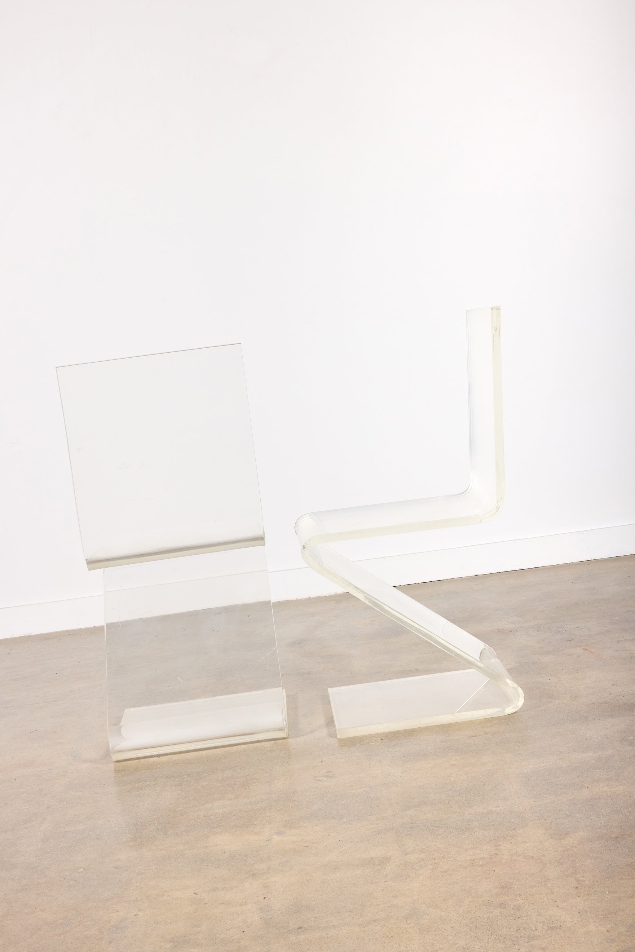 Acrylic Zig Zag Chair