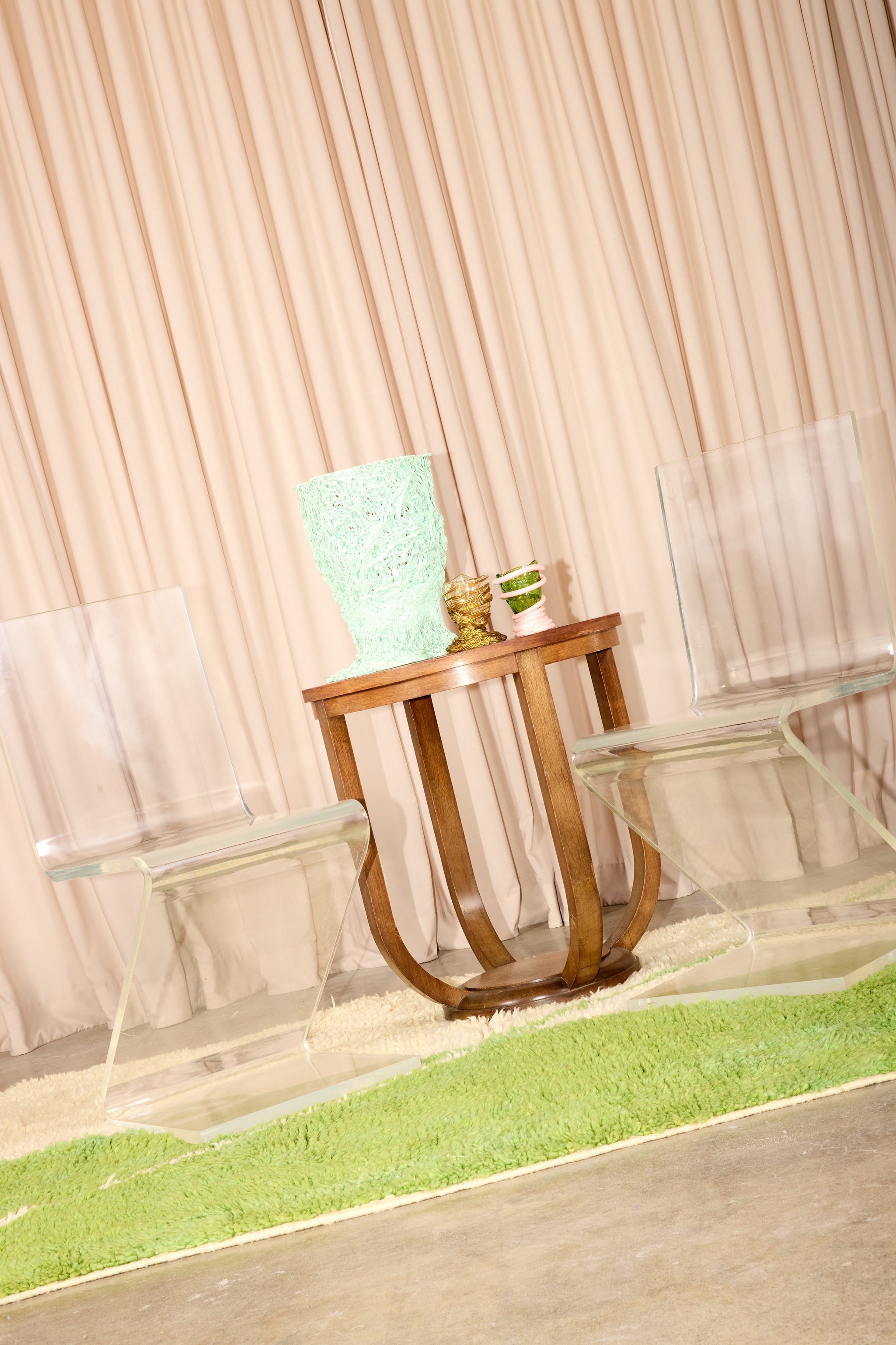Acrylic Zig Zag Chair