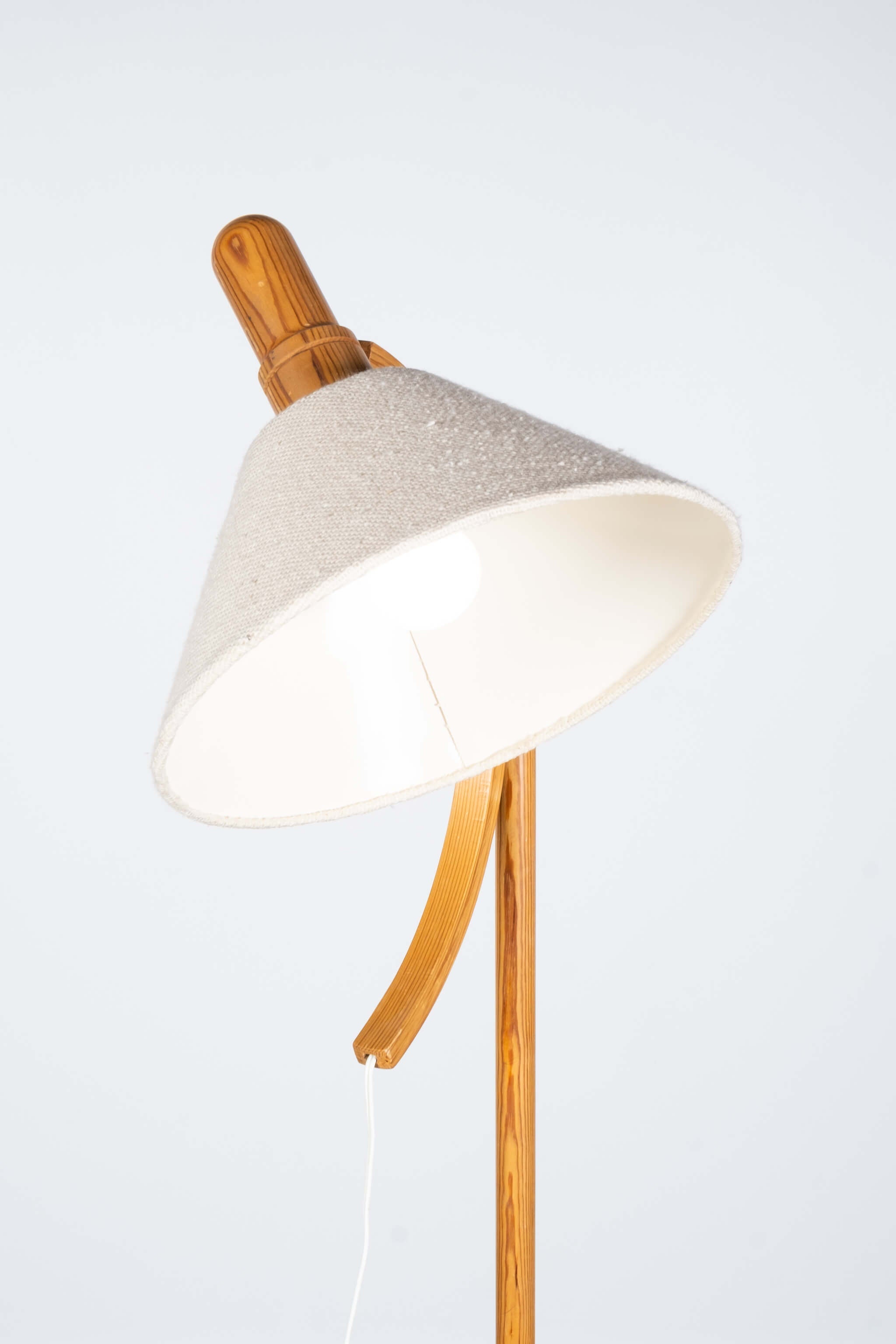 Arc Pivot Floor Lamp in Pine