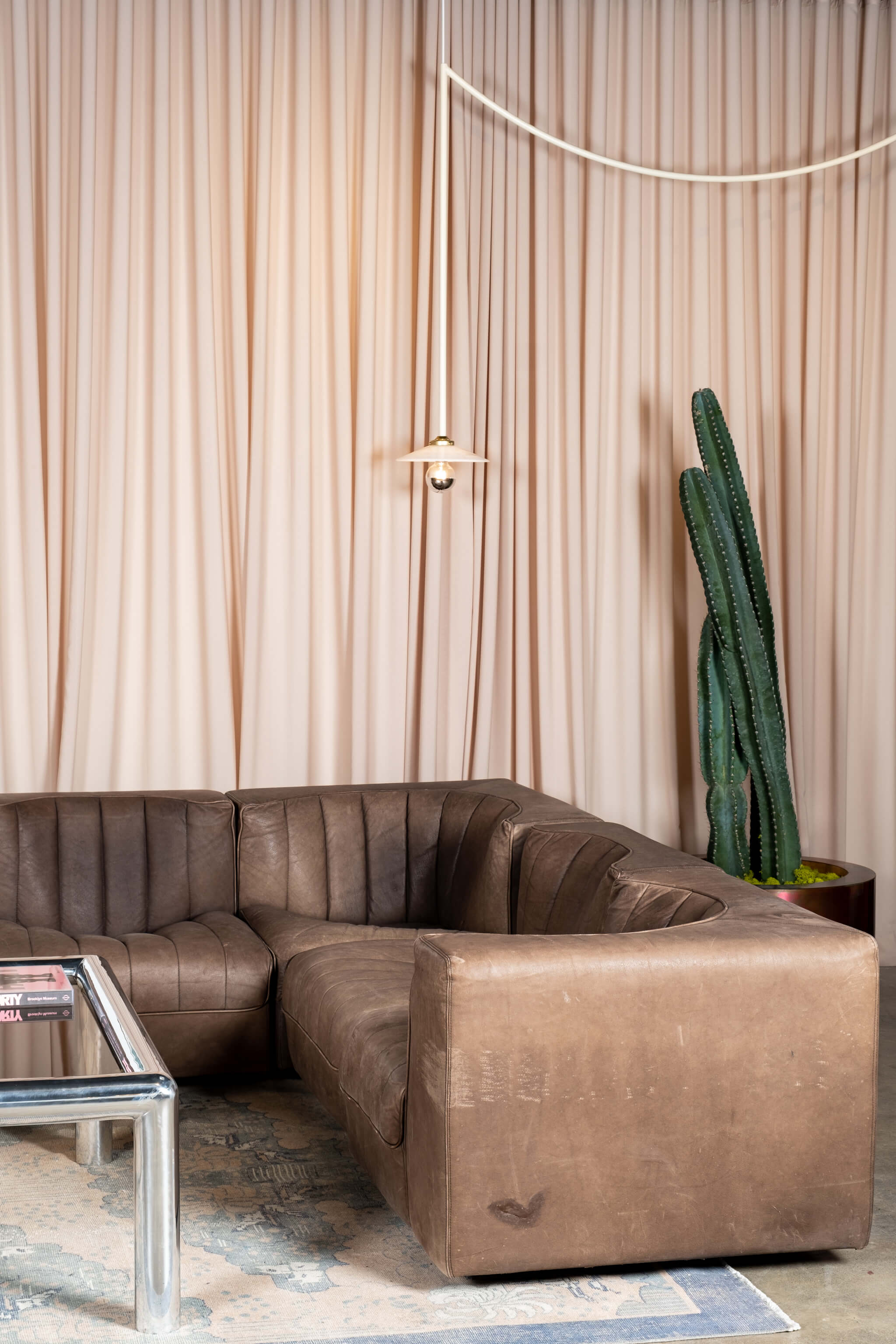Model 9000' Leather Sectional Sofa