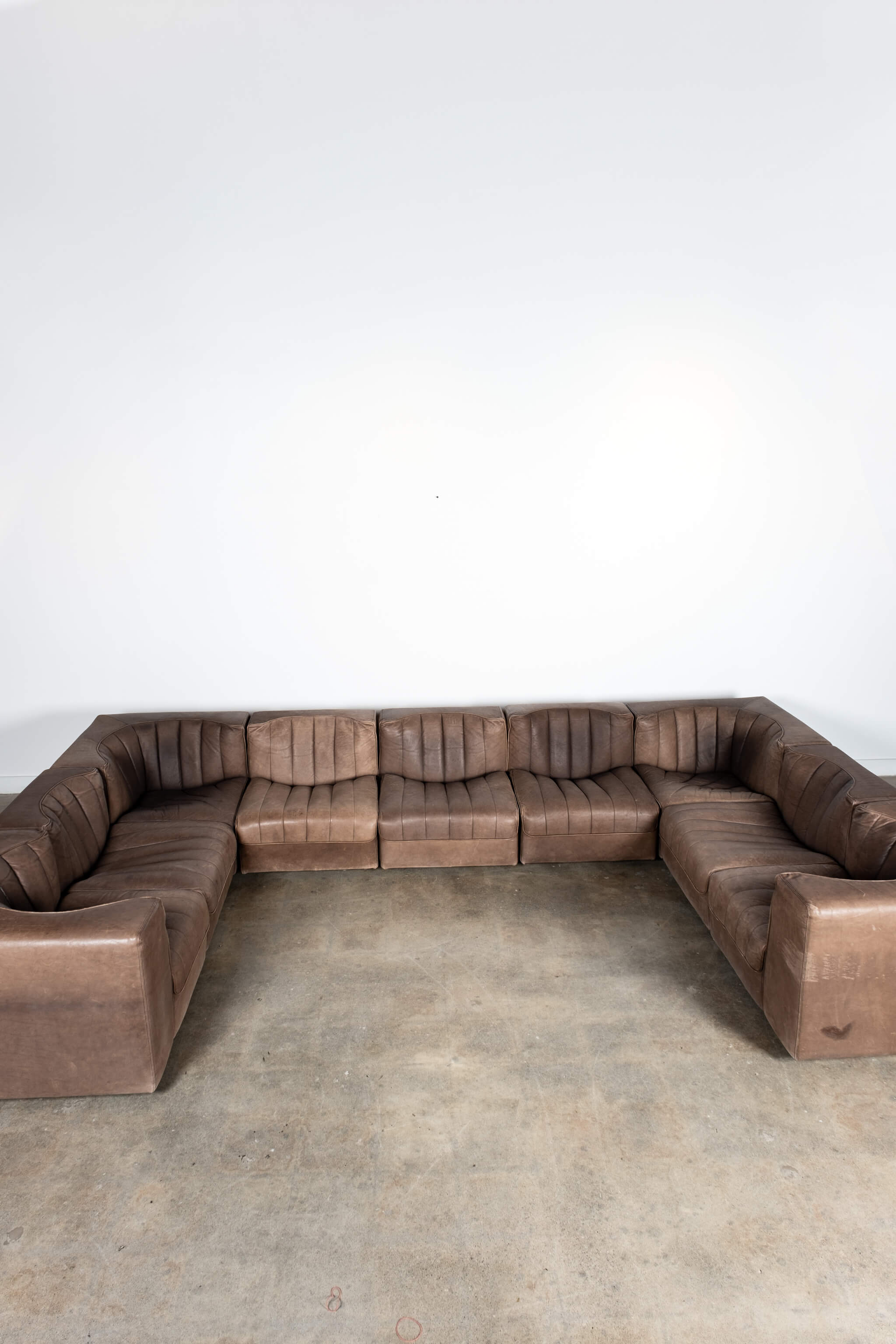 Model 9000' Leather Sectional Sofa