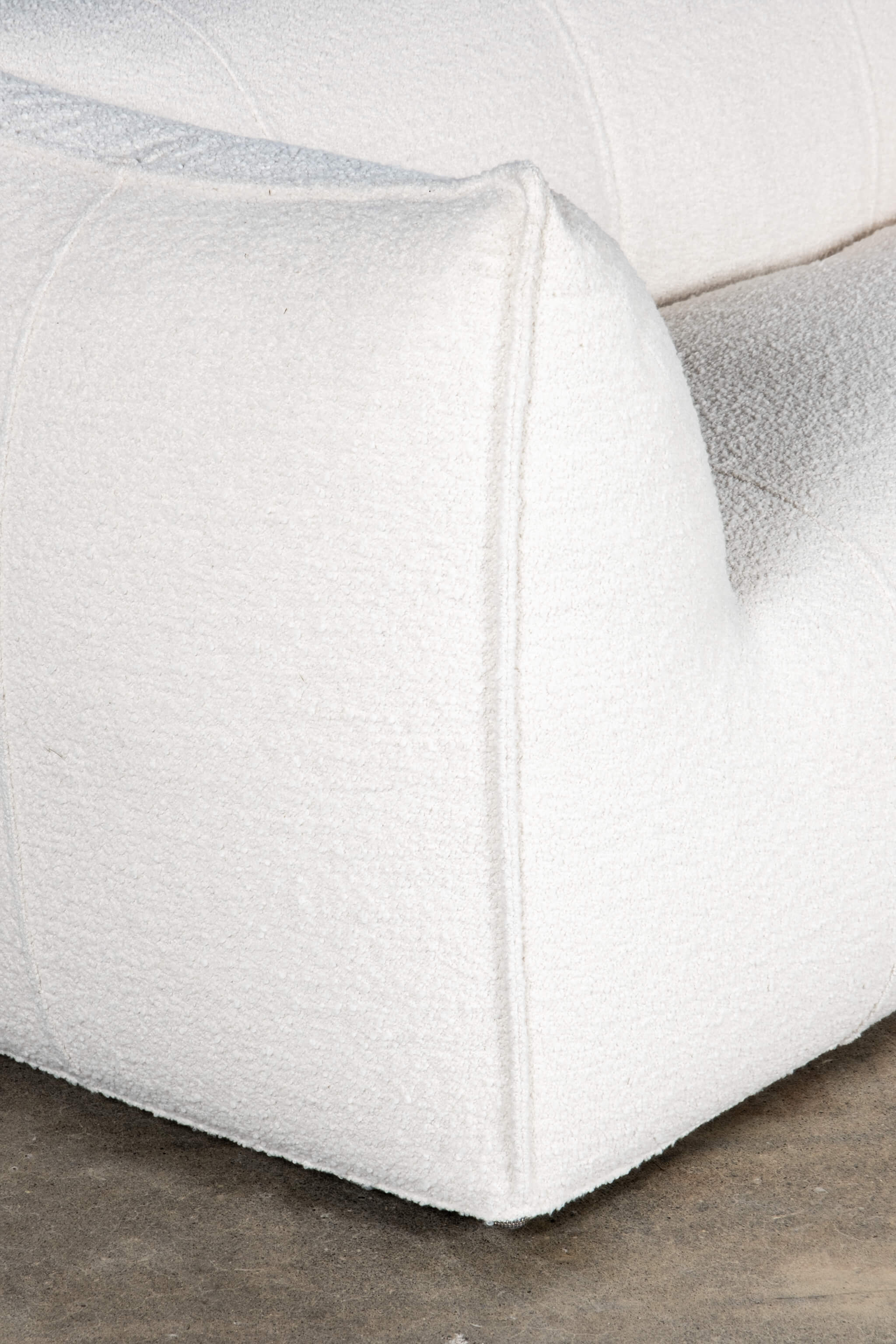 Le Bambole' 2-Seater Sofa, Cream Boucle