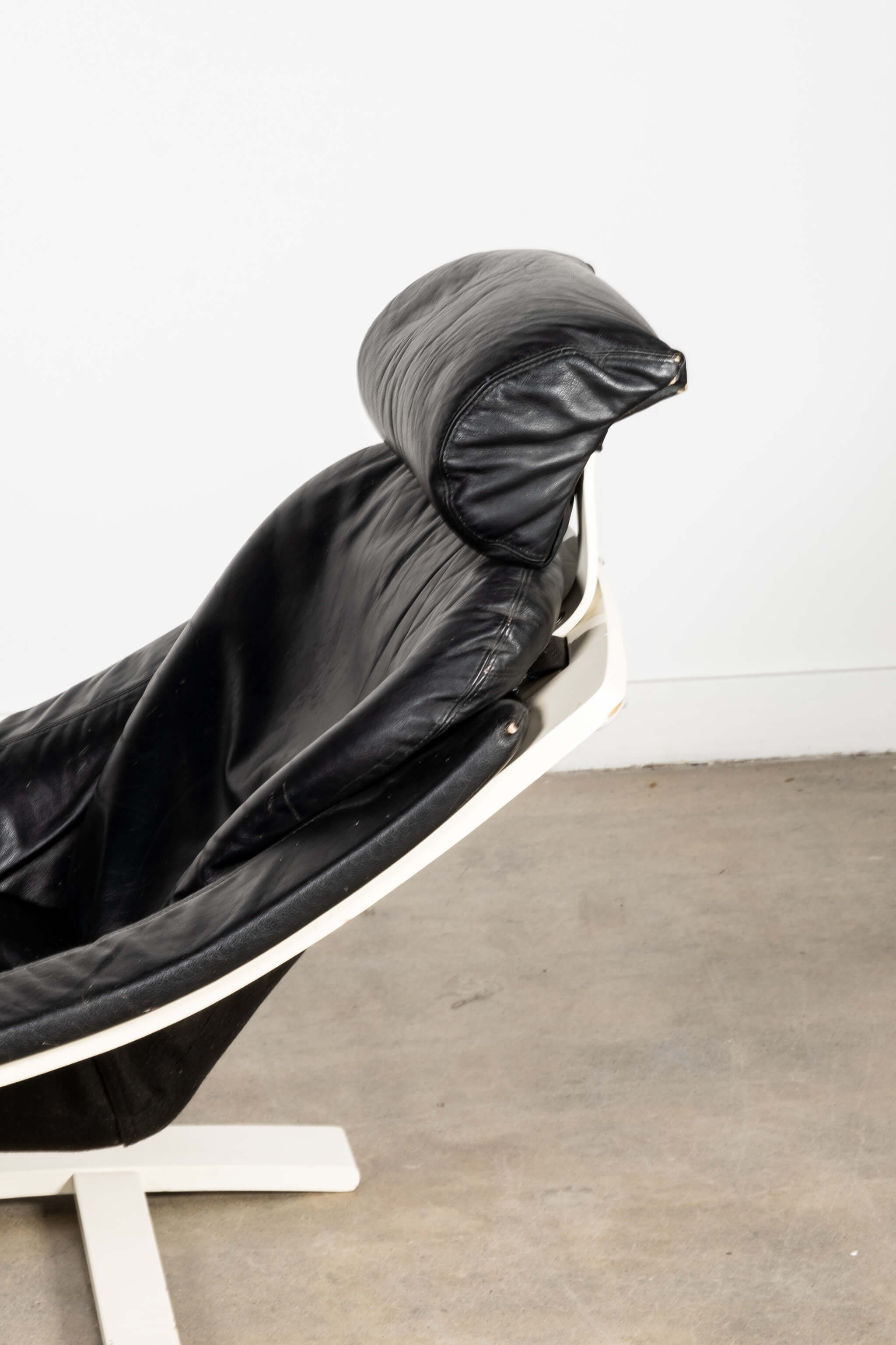Kroken' Black Leather Lounge Chair
