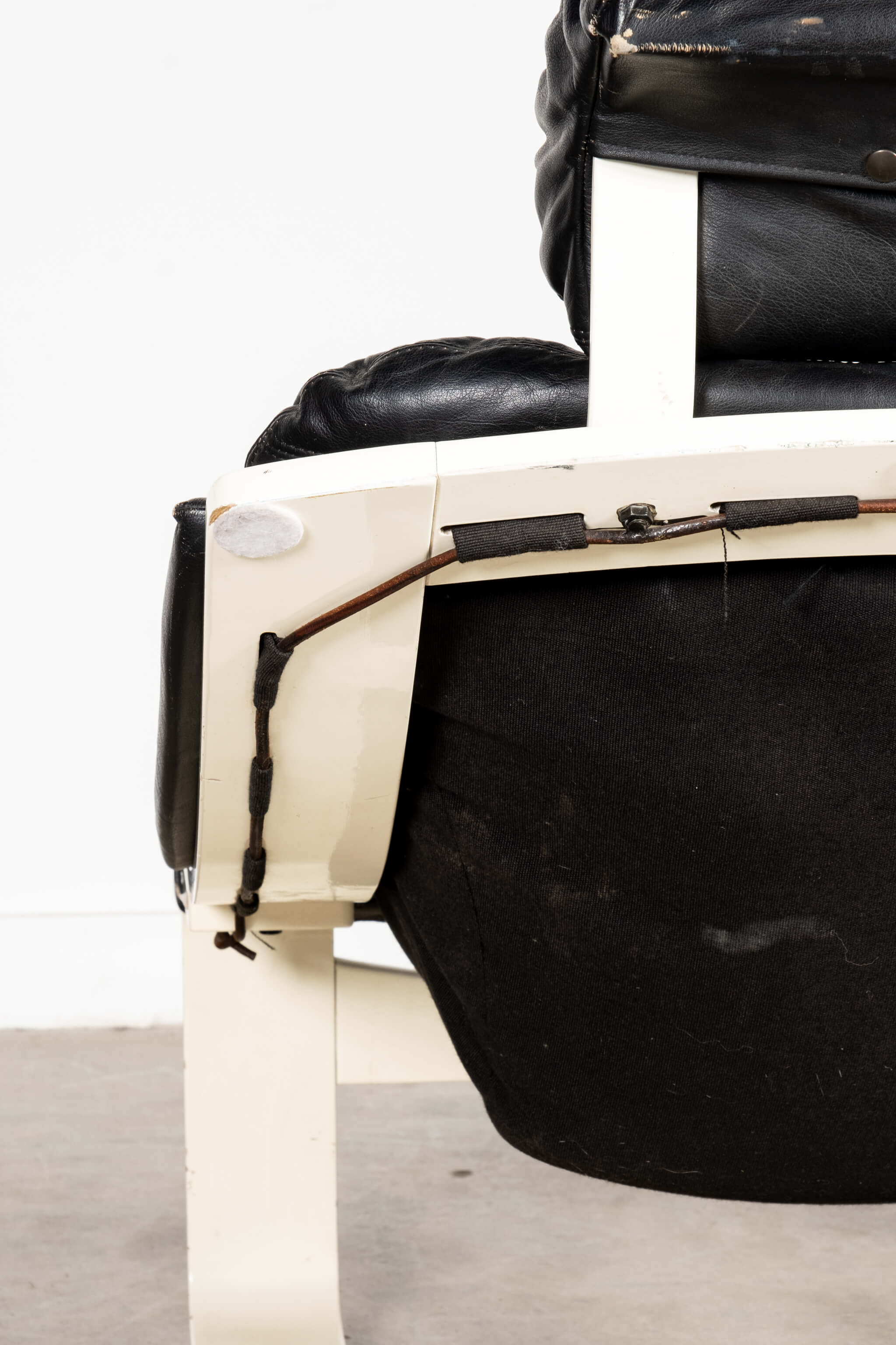 Kroken' Black Leather Lounge Chair