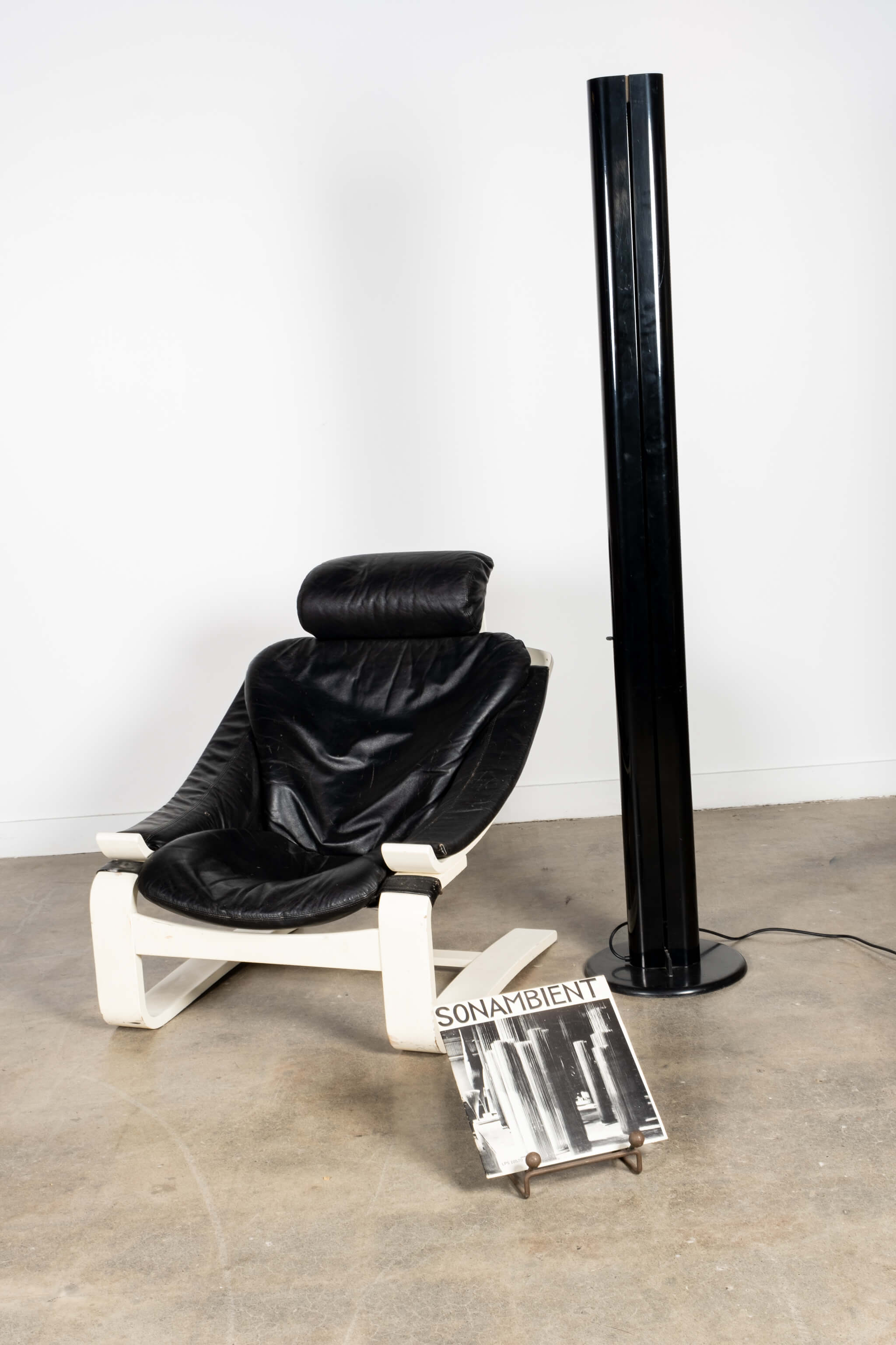 Kroken' Black Leather Lounge Chair
