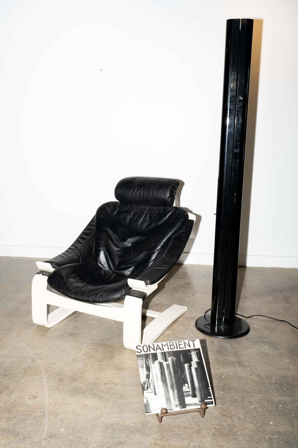 Kroken' Black Leather Lounge Chair