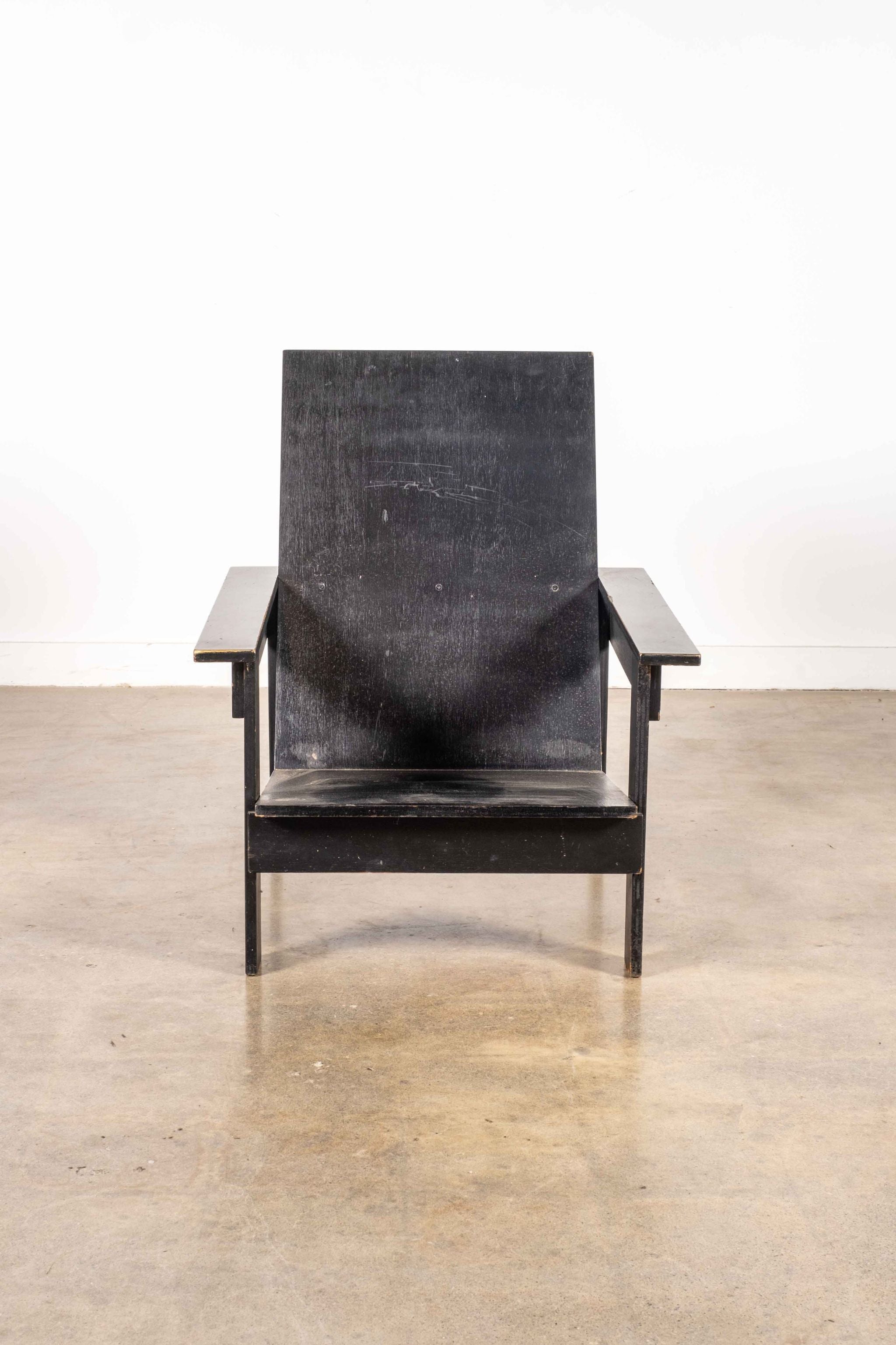 Black Slat Lounge Chair in the style of Gerrit Rietveld