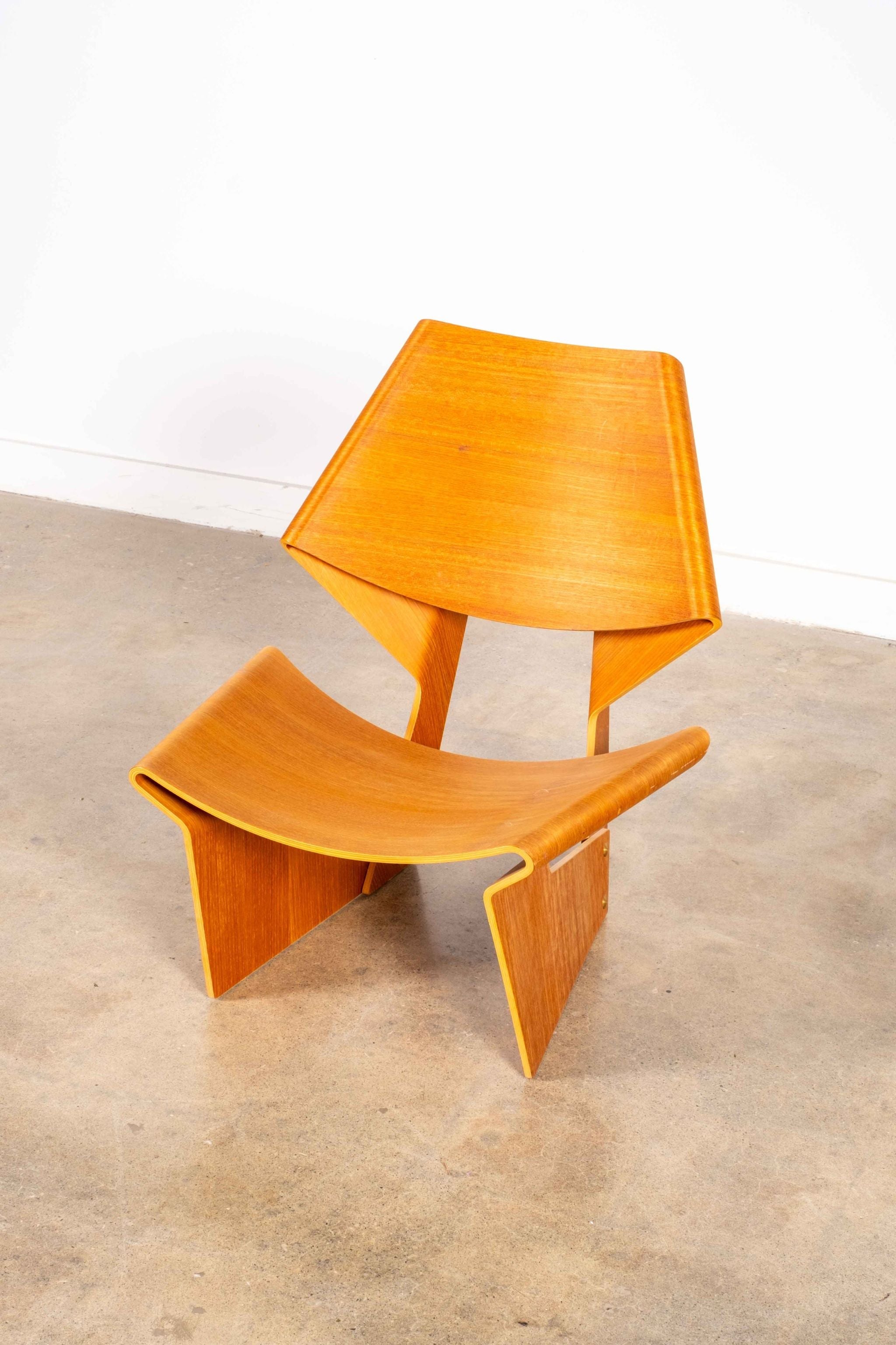 Bow Chair