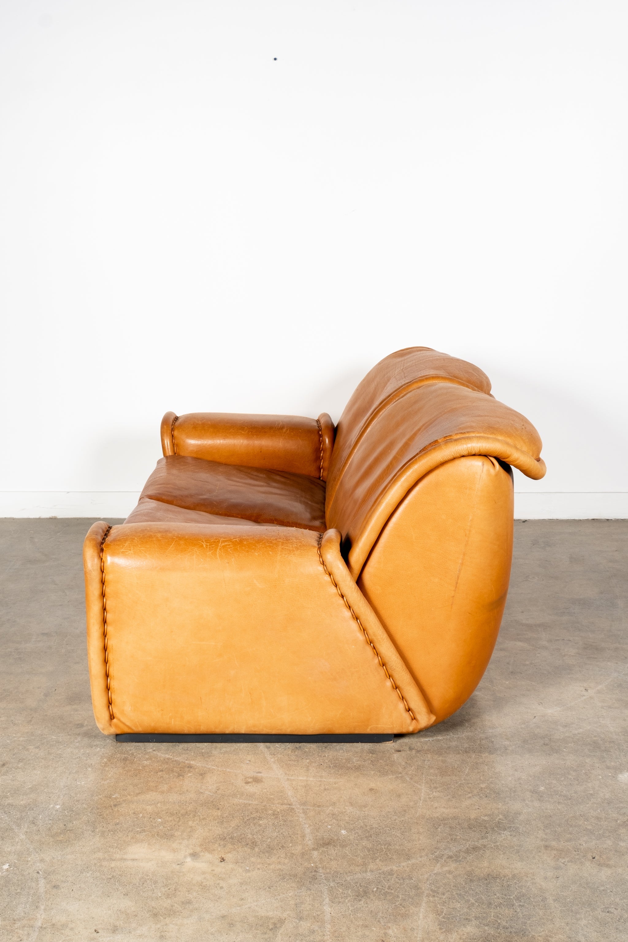 Bull Leather 2-Seater Sofa