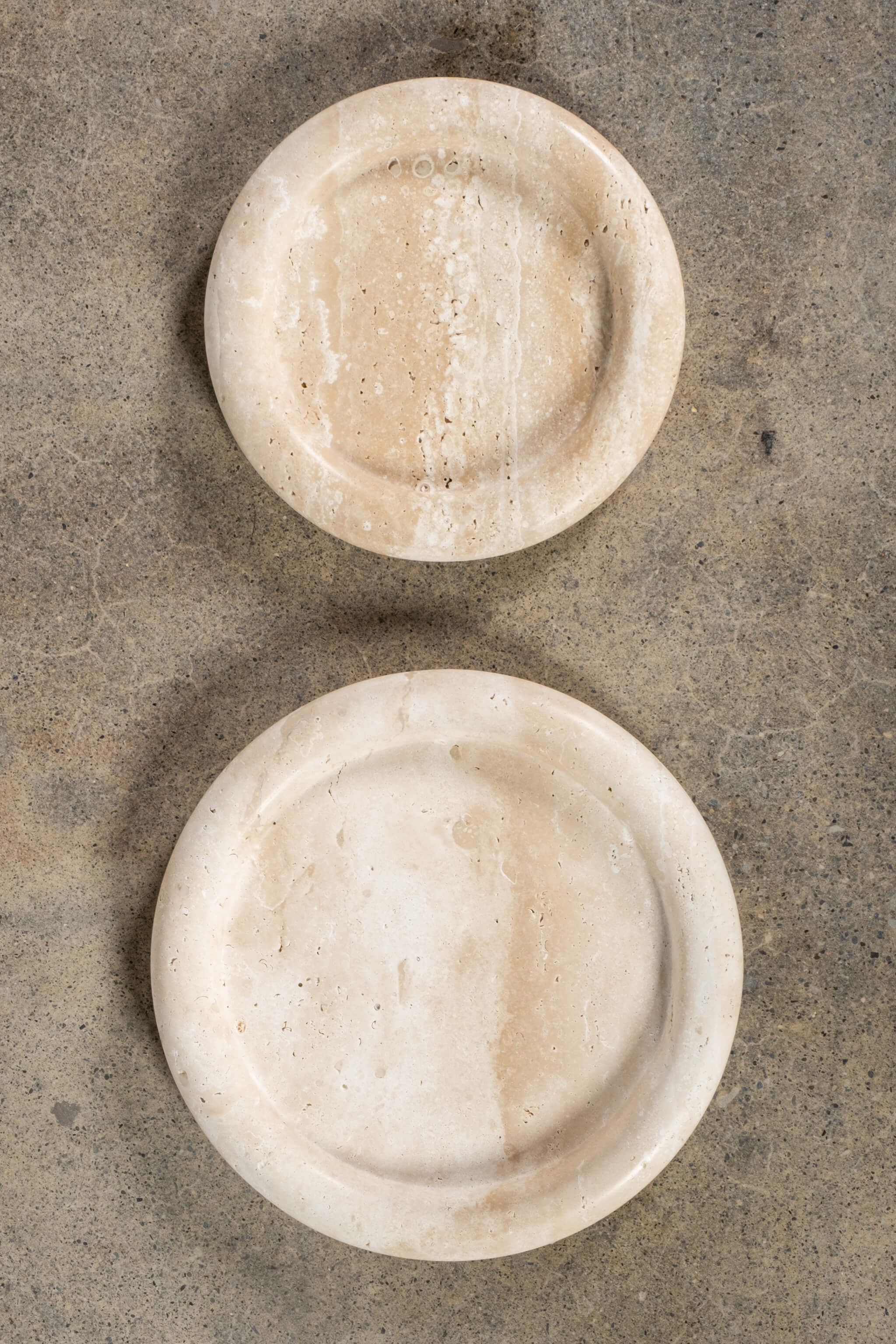Bullnosed-Edge Travertine Plate, Medium