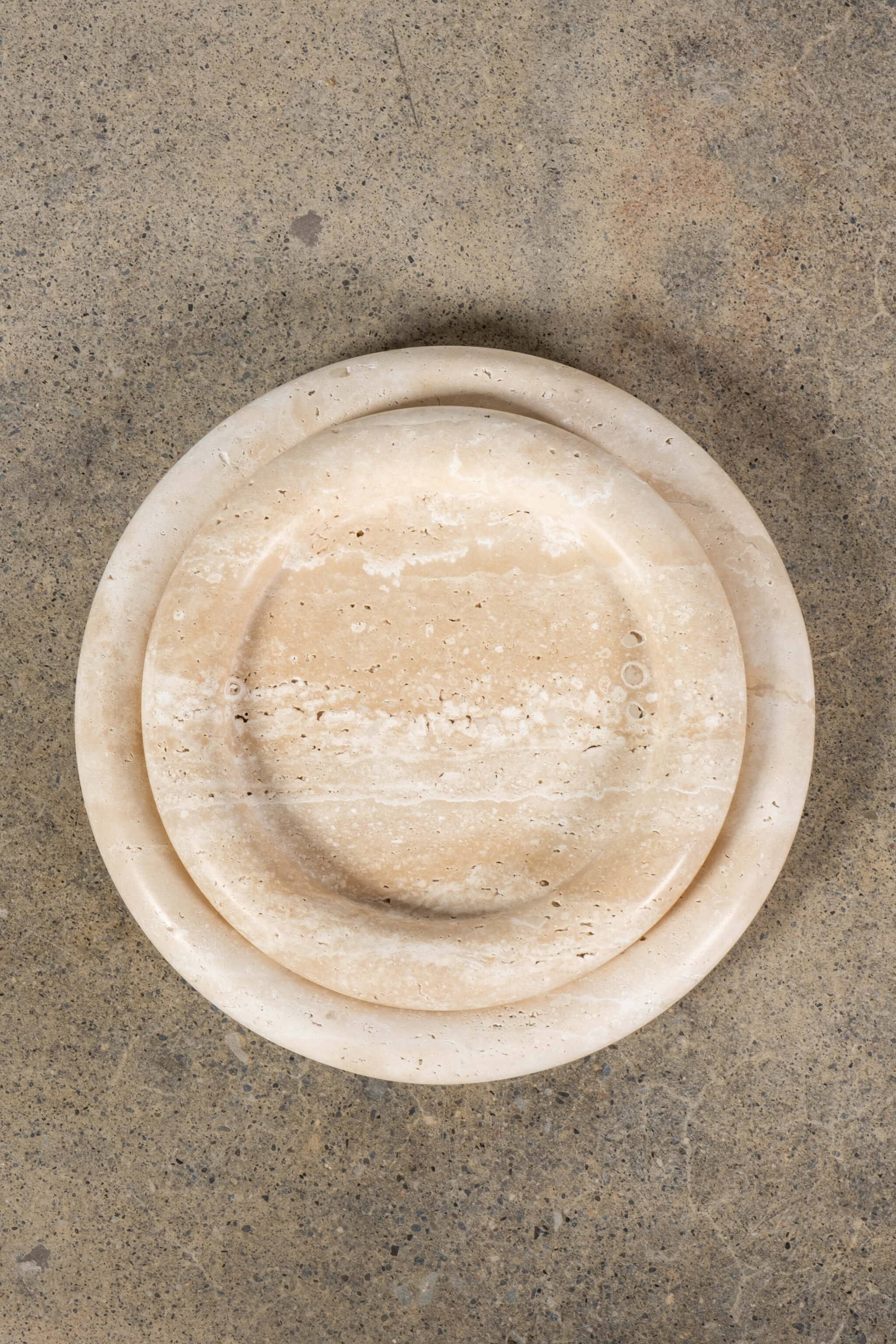 Bullnosed-Edge Travertine Plate, Large