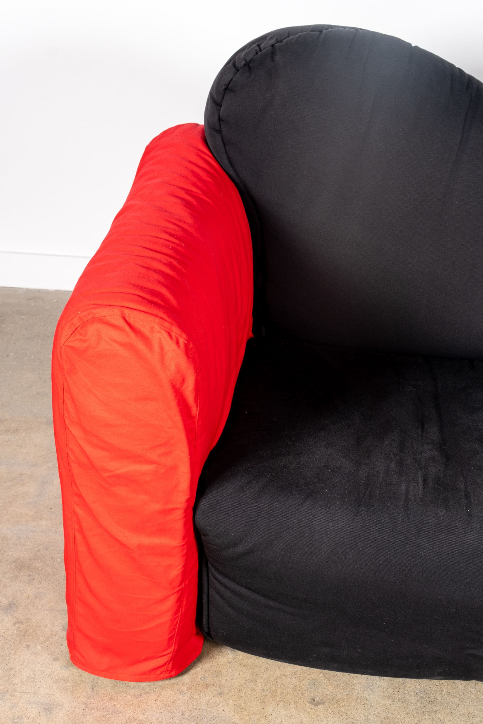 Cannaregio Sofa, Black and Red