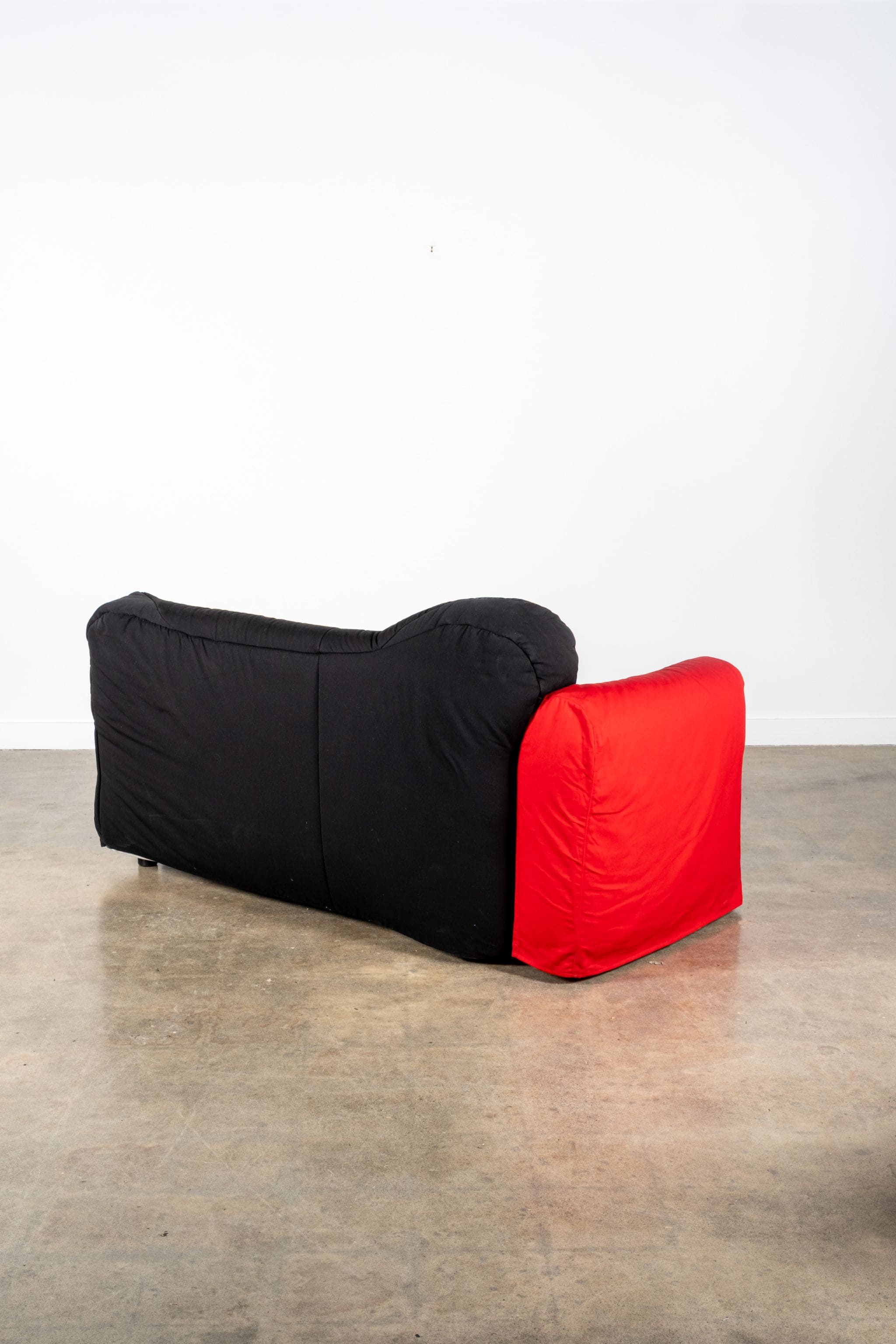 Cannaregio Sofa, Black and Red
