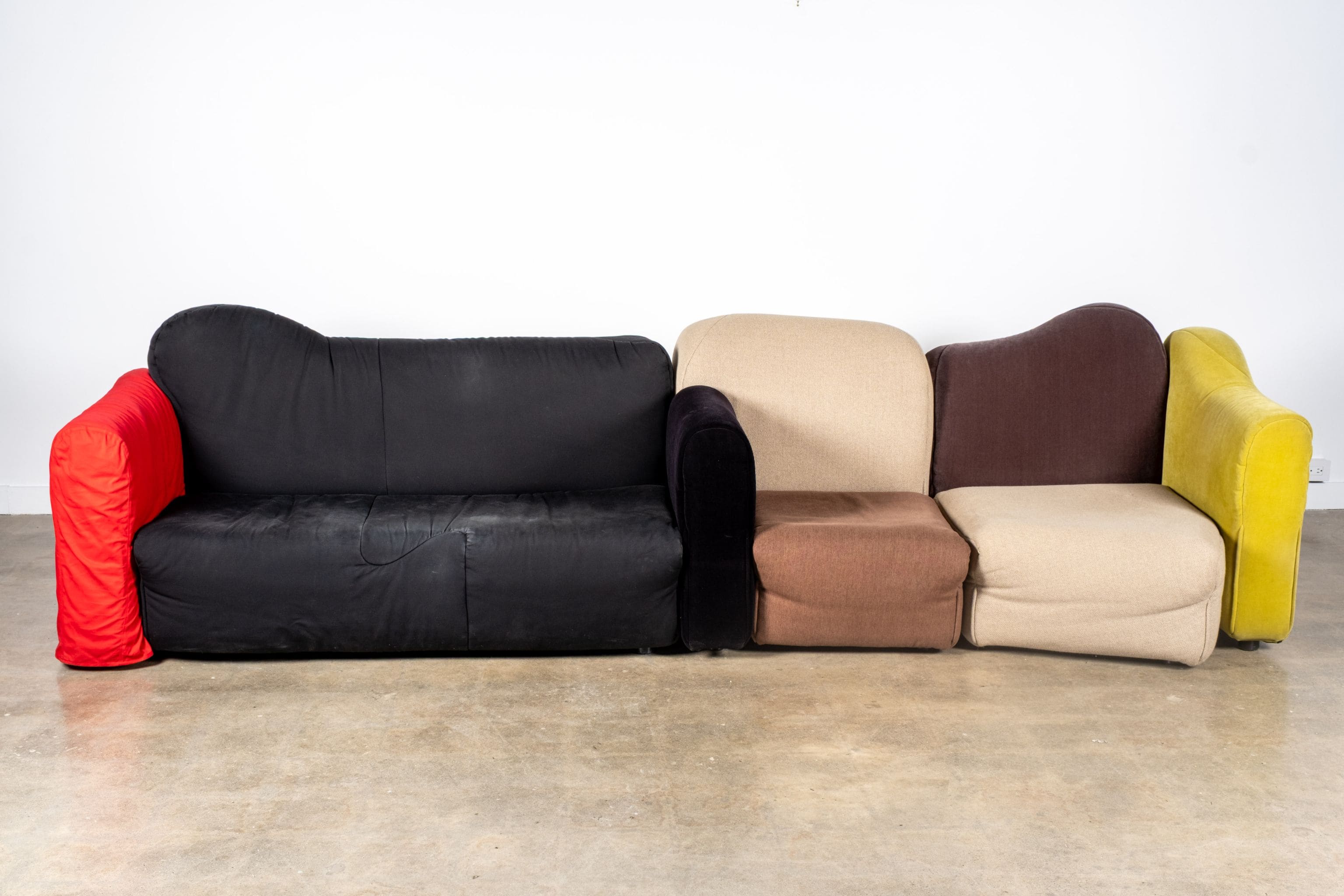 Cannaregio Sofa, Black and Red