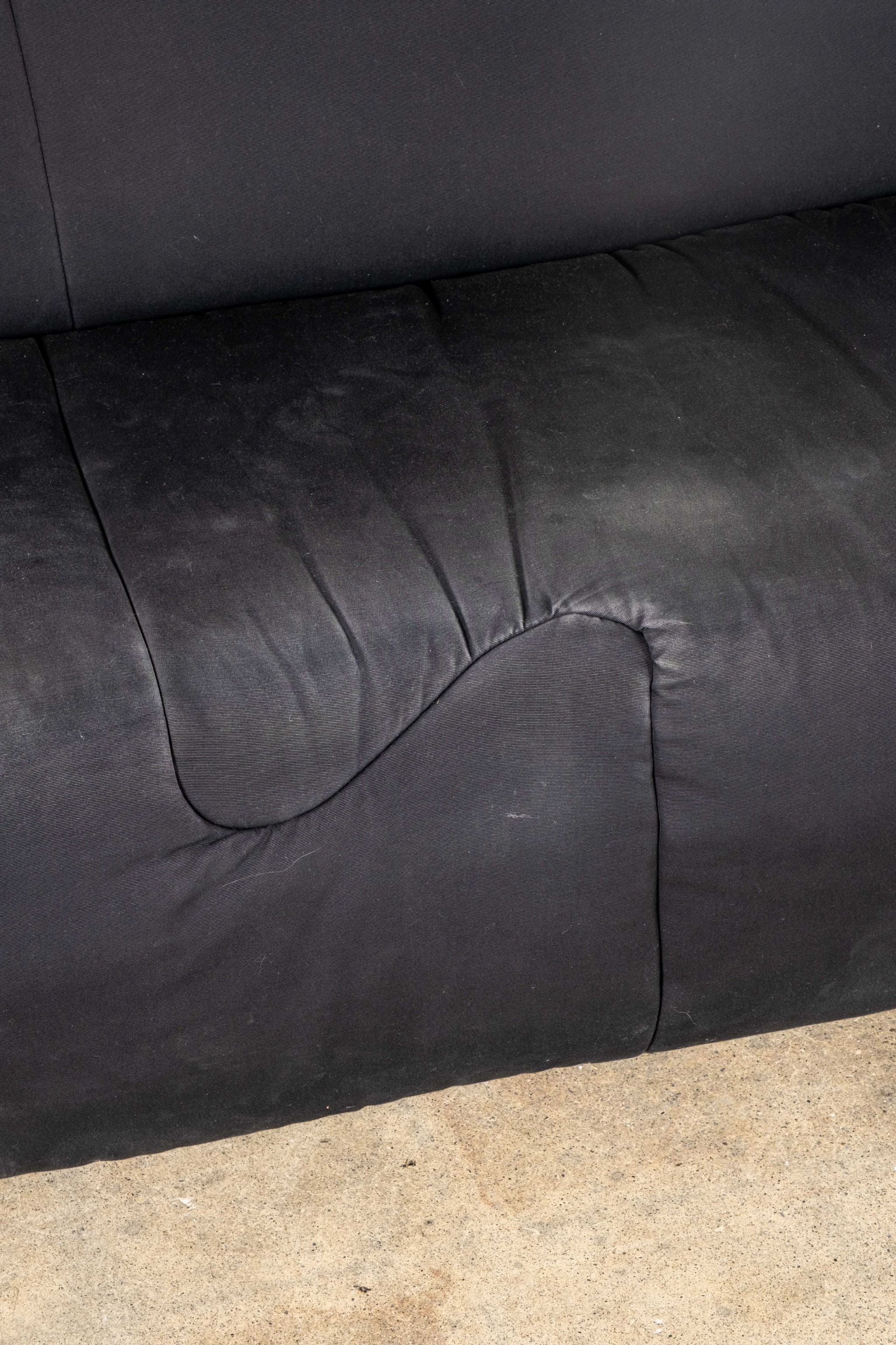 Cannaregio Sofa, Black and Red