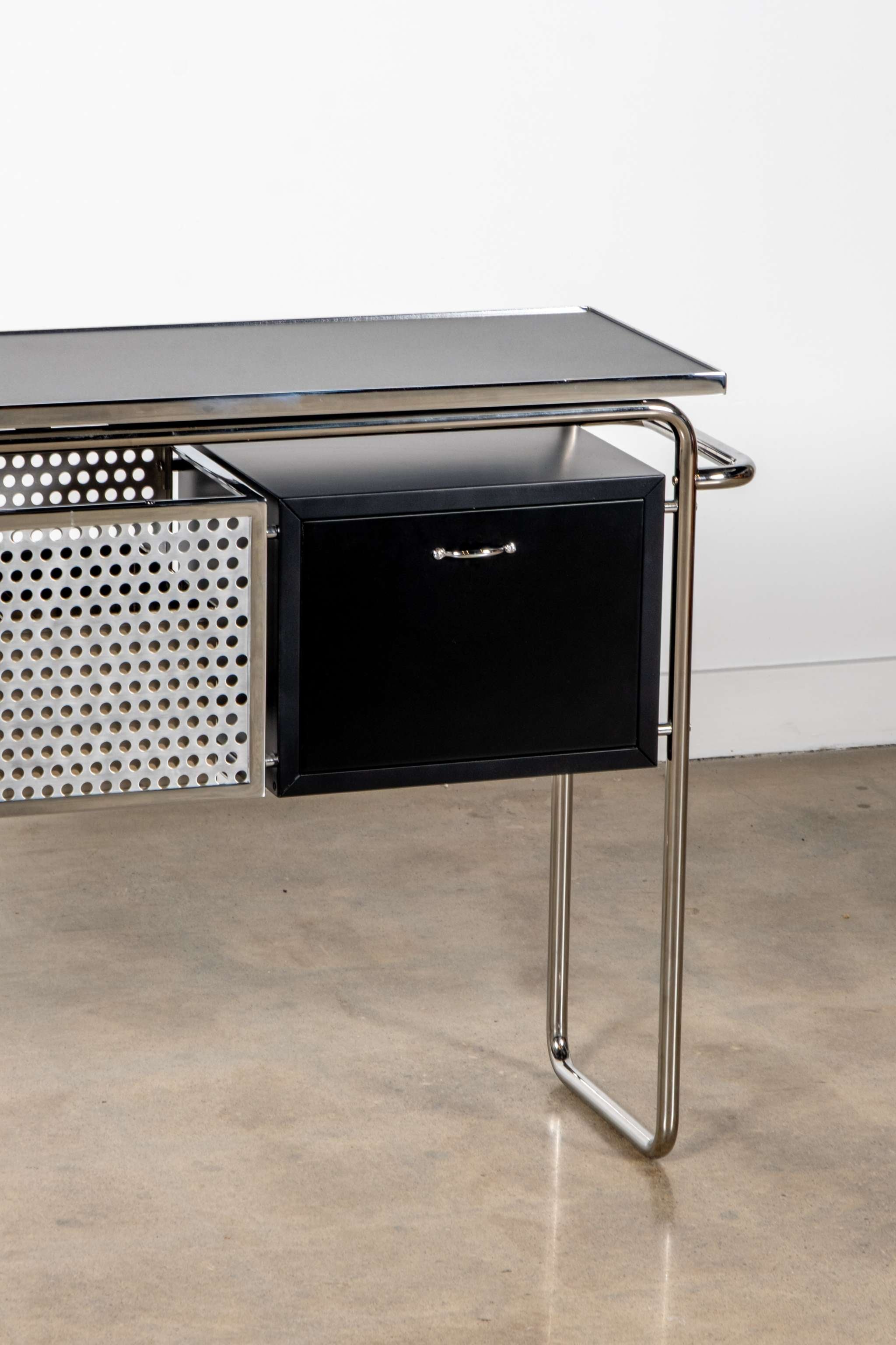 AR1 Trolley Cart