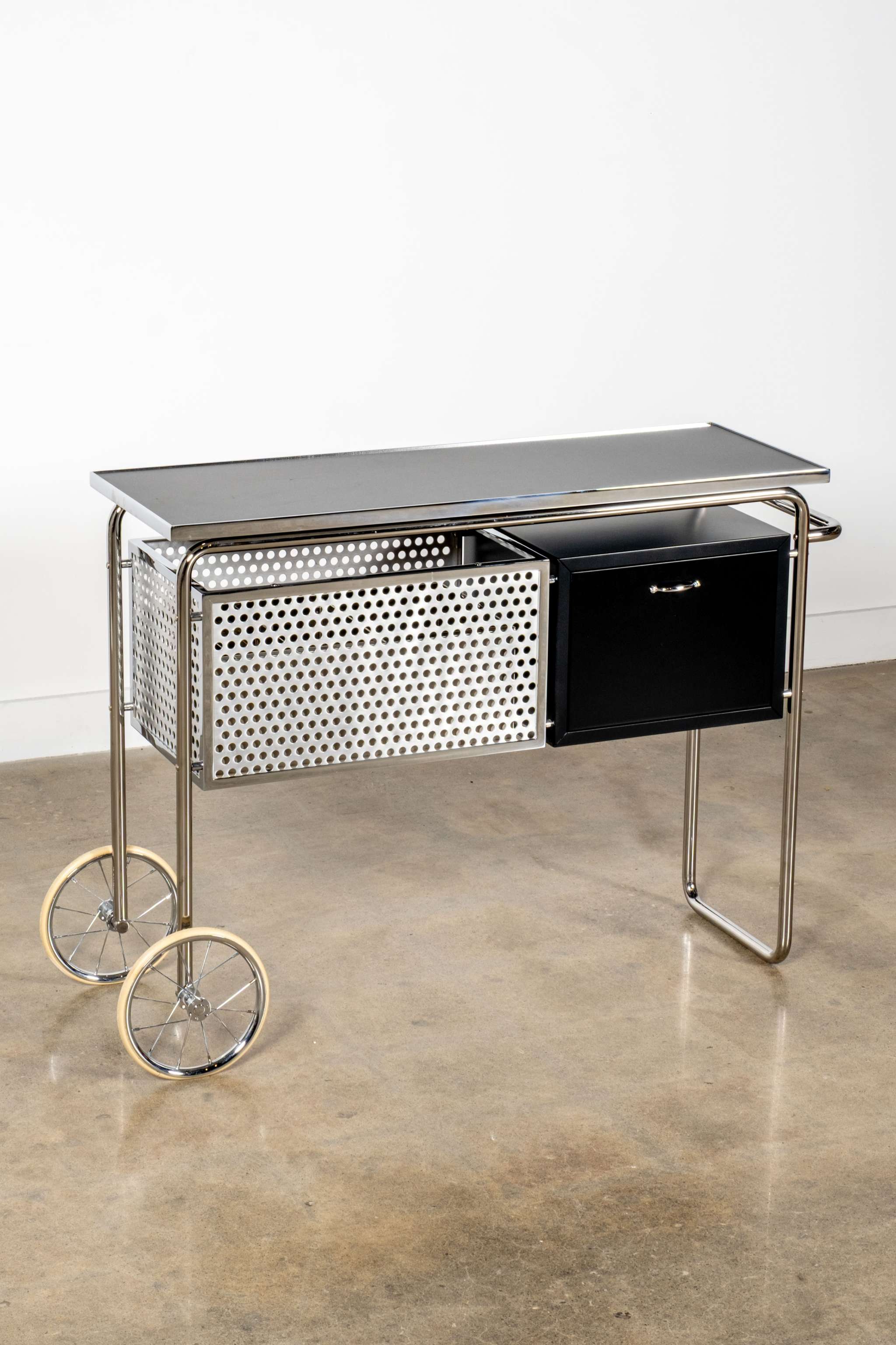 AR1 Trolley Cart