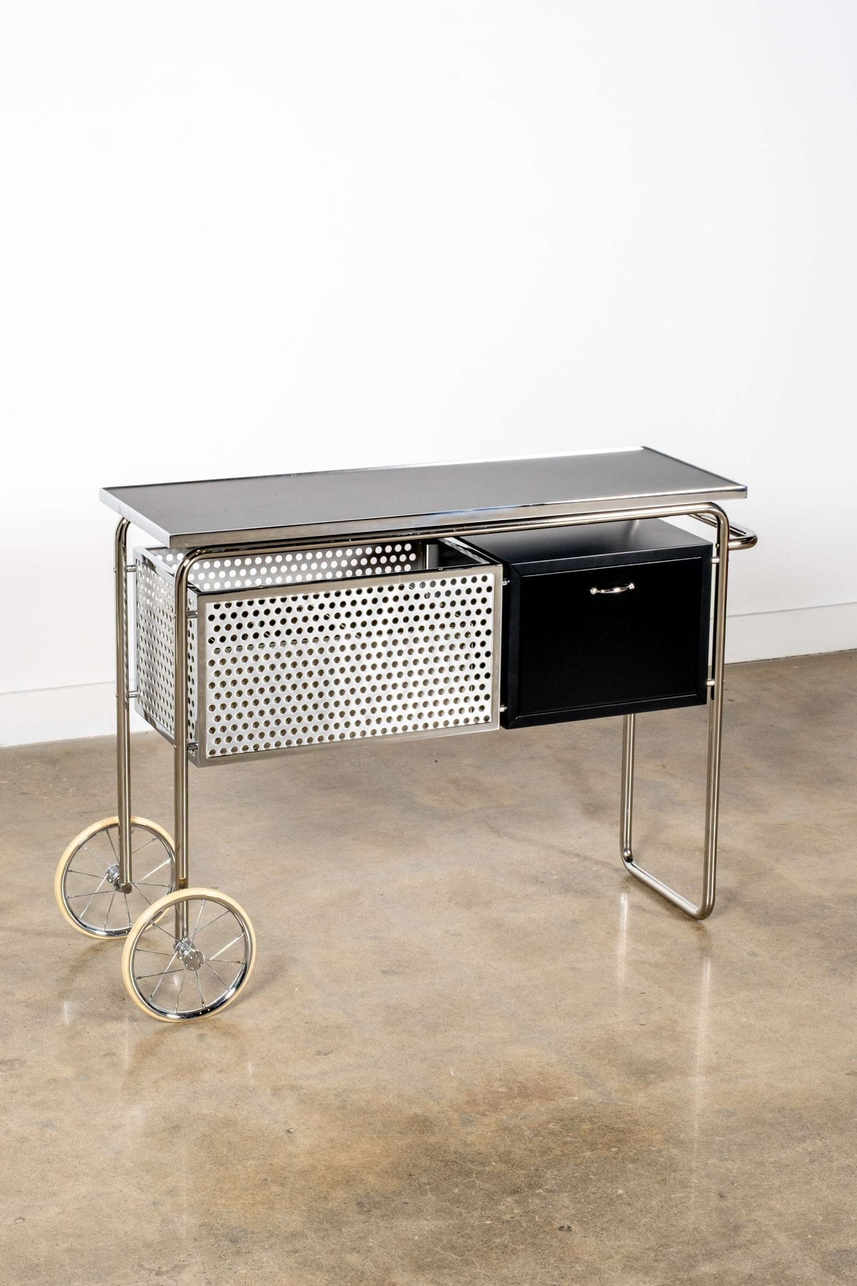 AR1 Trolley Cart