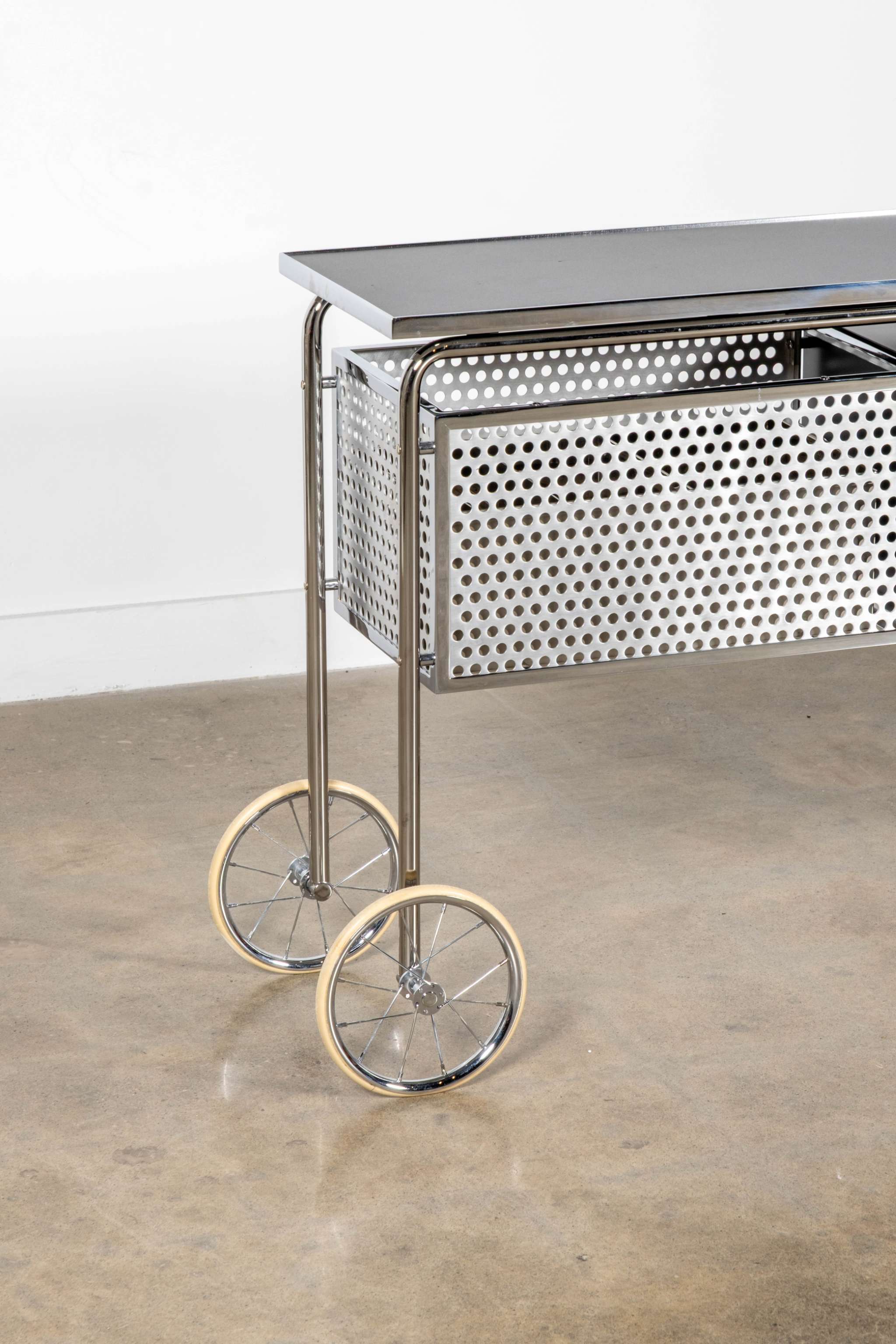AR1 Trolley Cart