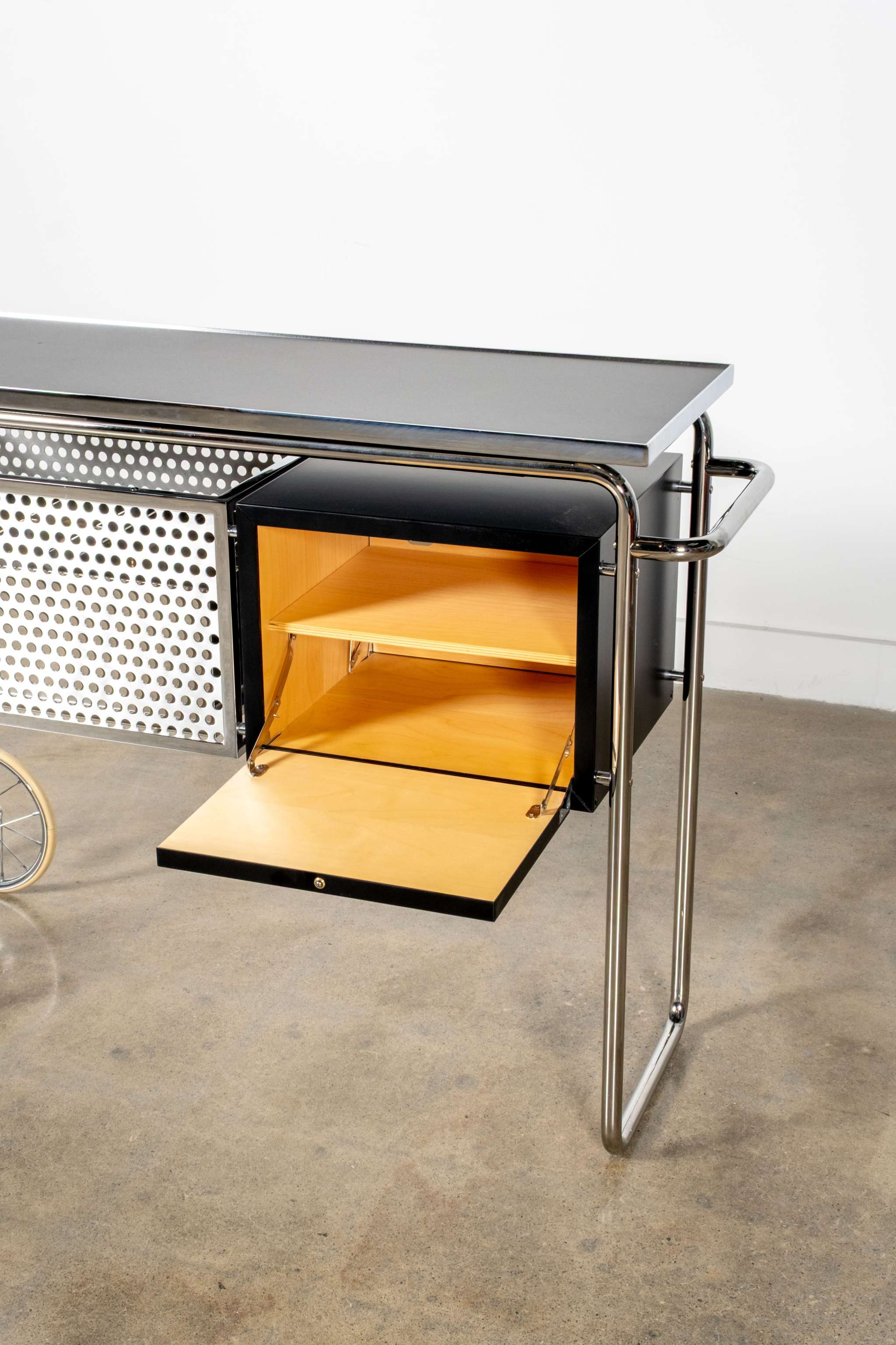 AR1 Trolley Cart