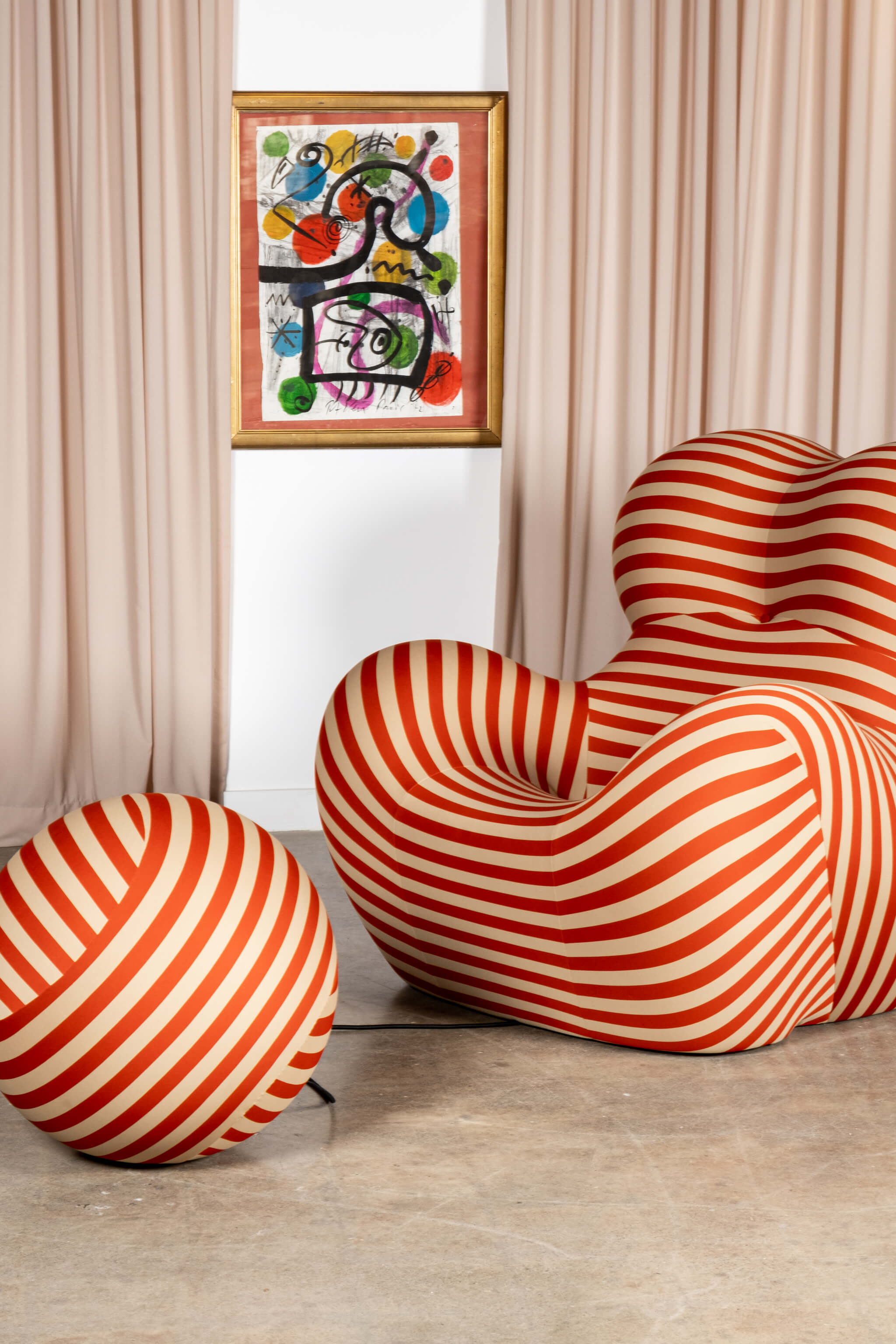 La Mamma' Up 5/6 Lounge Chair & Ottoman, Red Stripe
