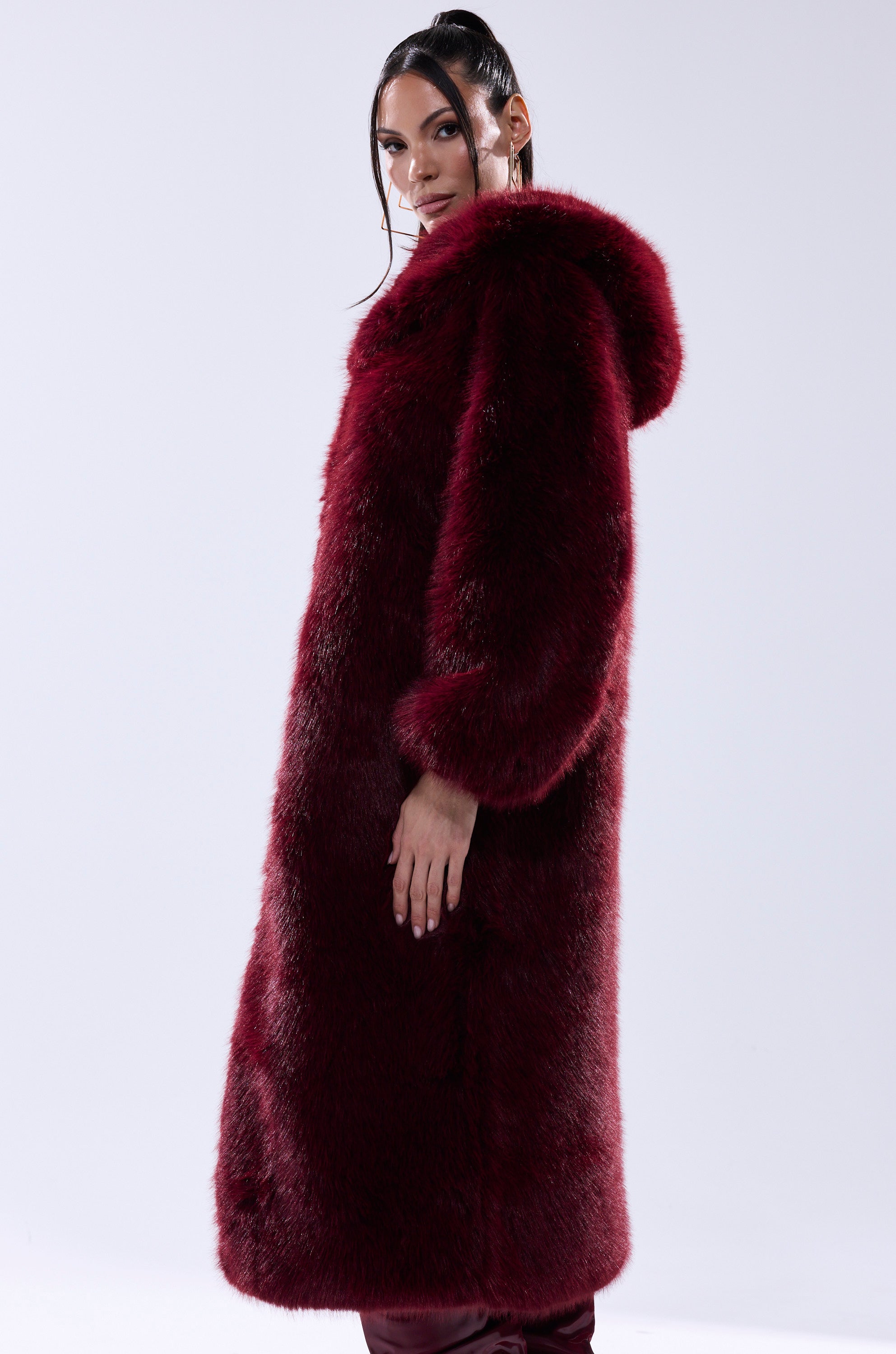 MANCHESTER HOODED FAUX FUR IN BURGUNDY
