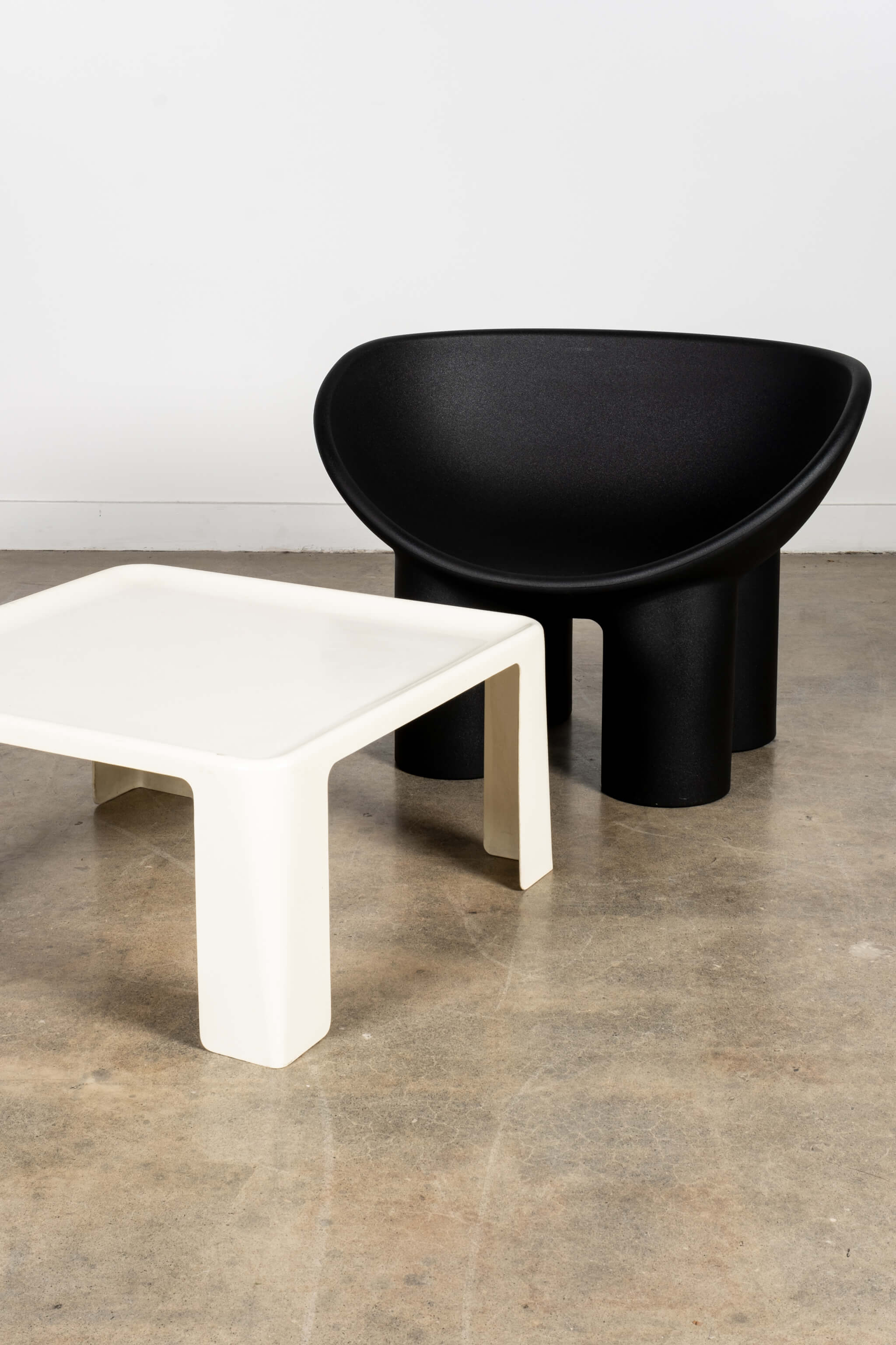 Amanta Side Table