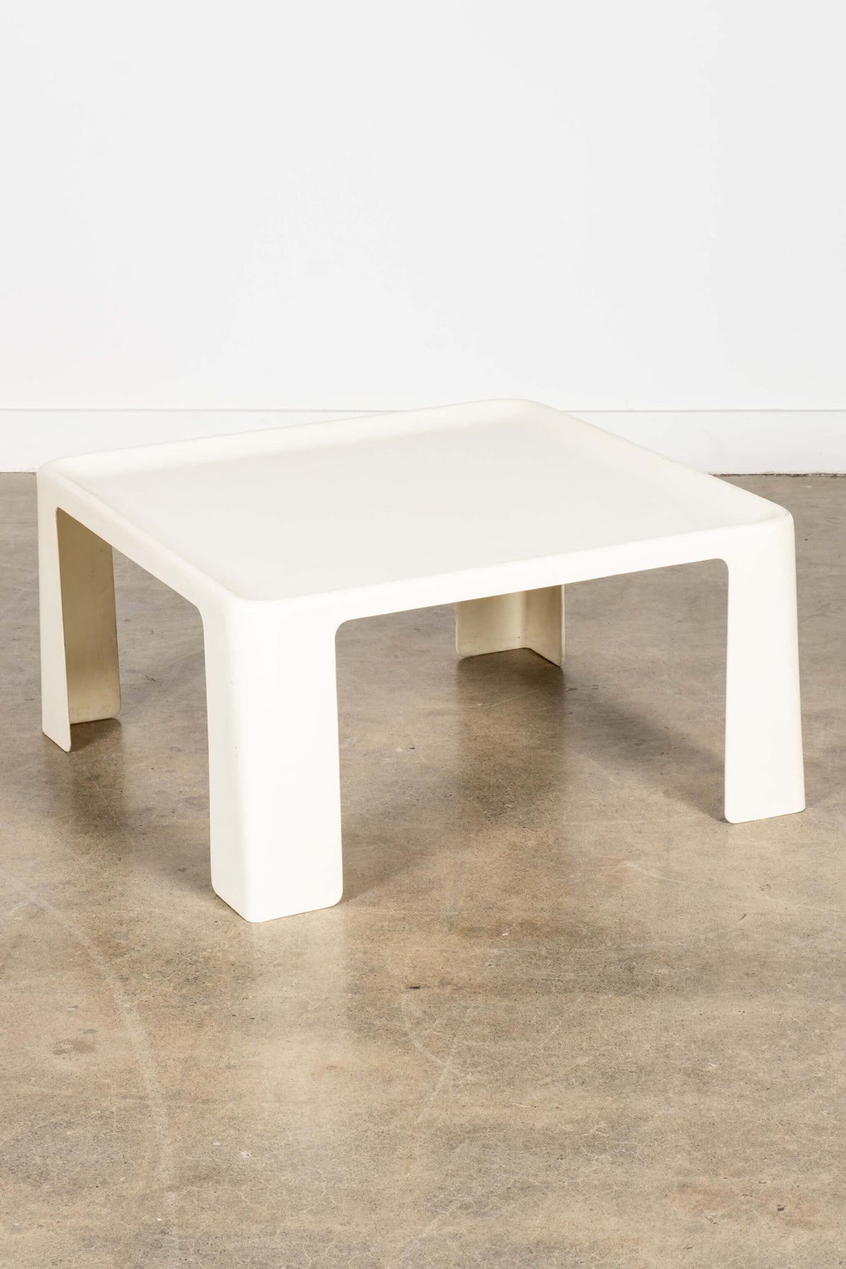 Amanta Side Table