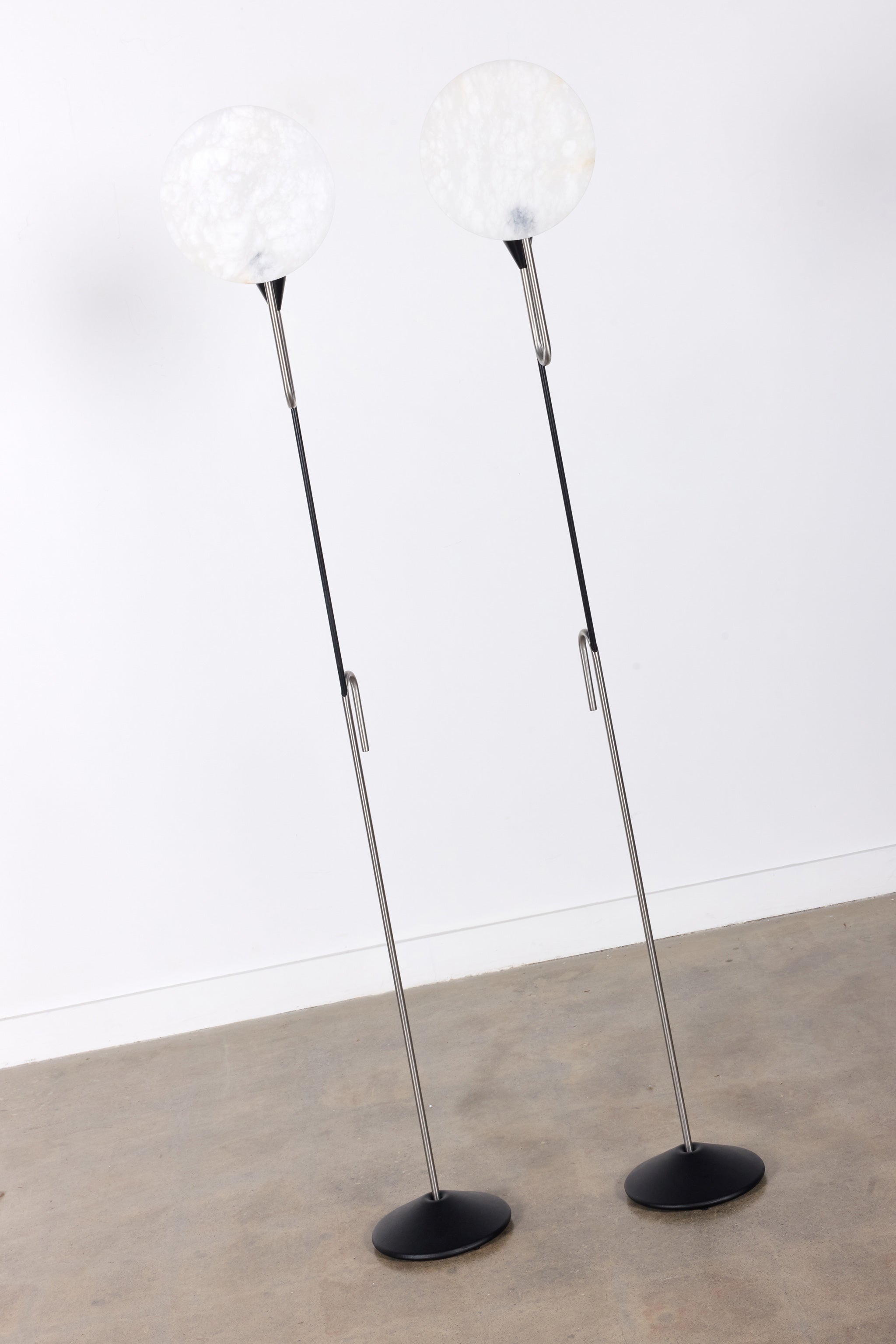 Baton Candleholder with Diffuser in Alabaster