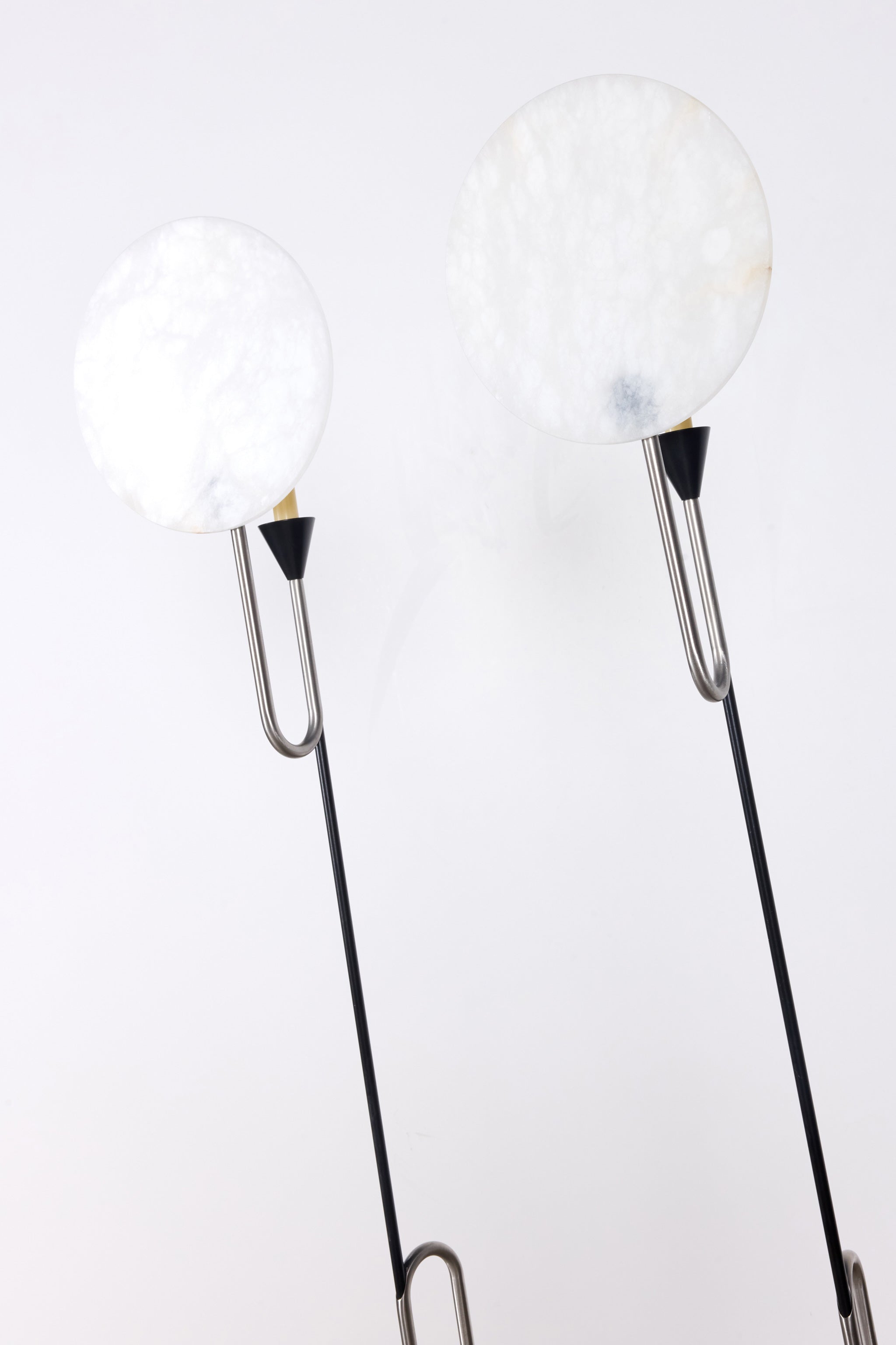 Baton Candleholder with Diffuser in Alabaster