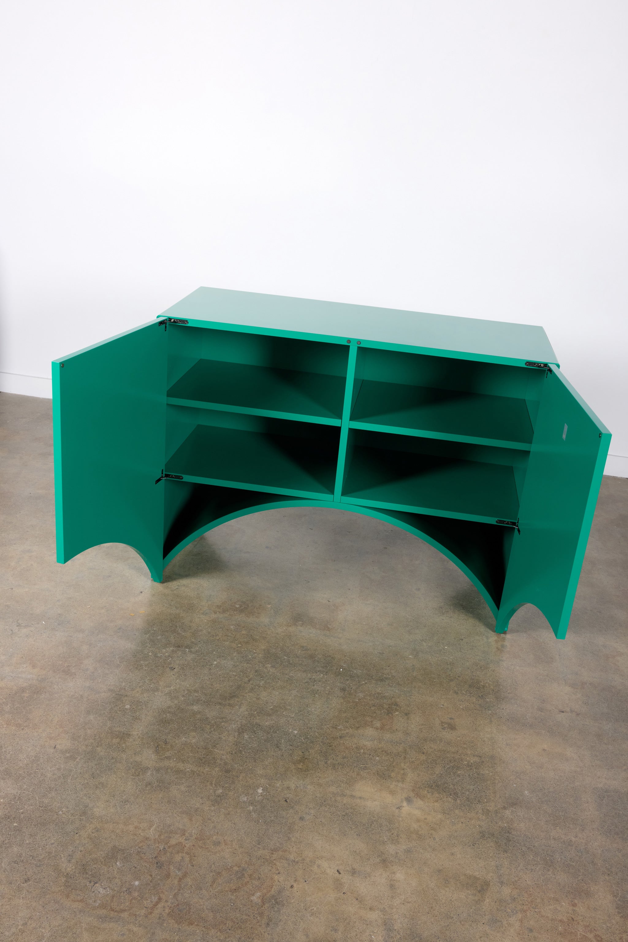 Bridges Cabinet, Arch