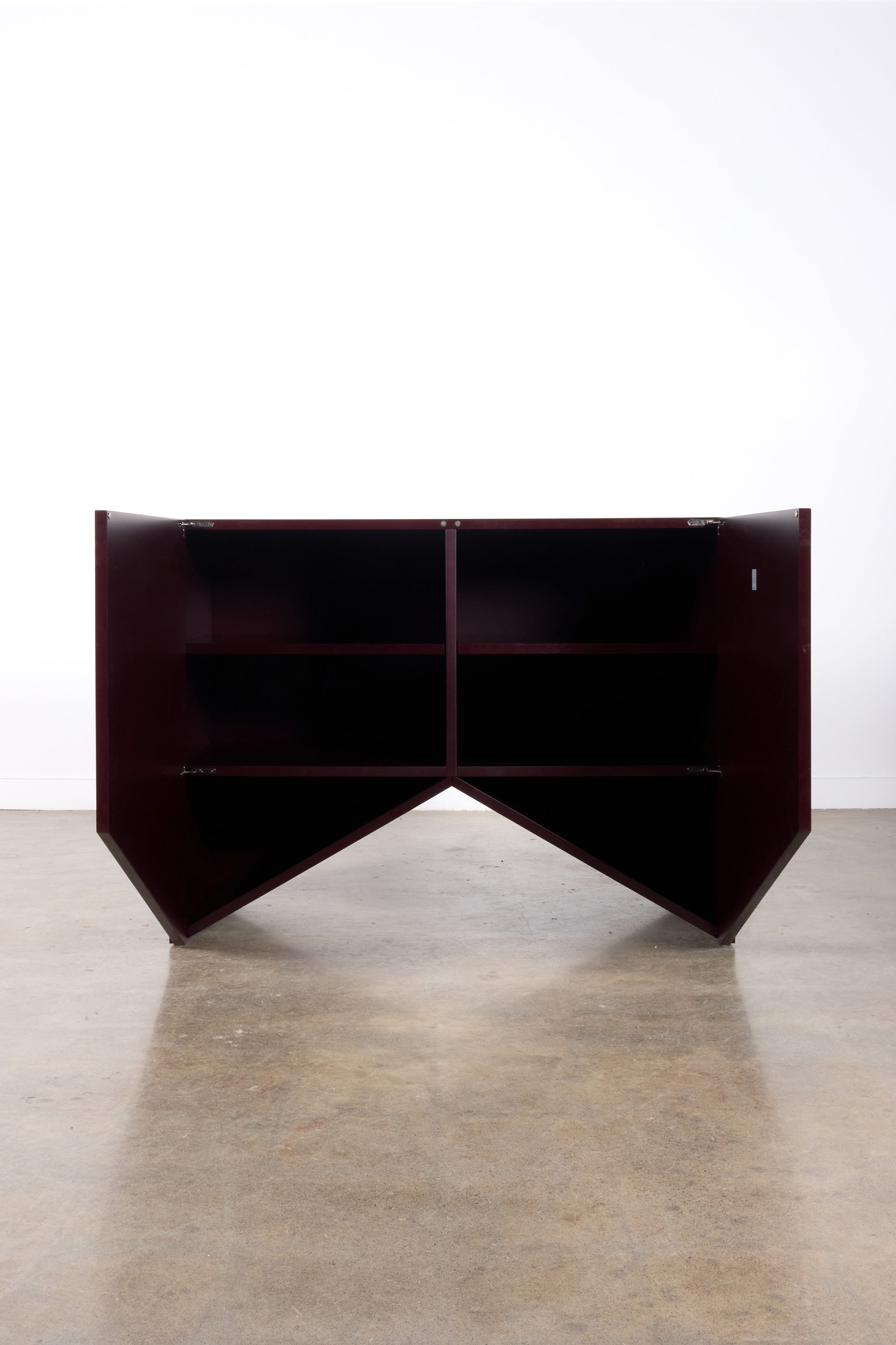 Bridges Cabinet, Triangle