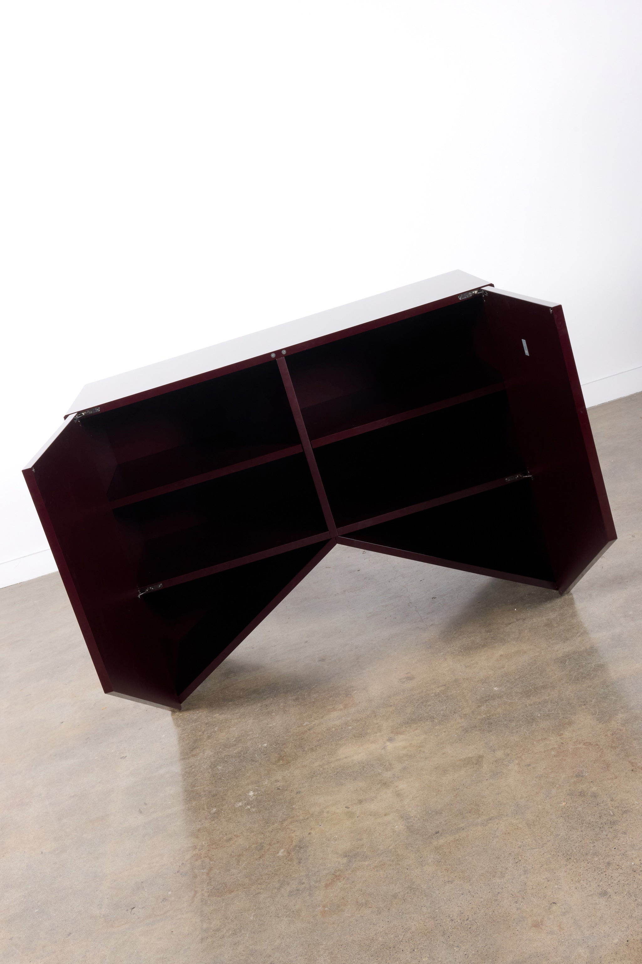 Bridges Cabinet, Triangle
