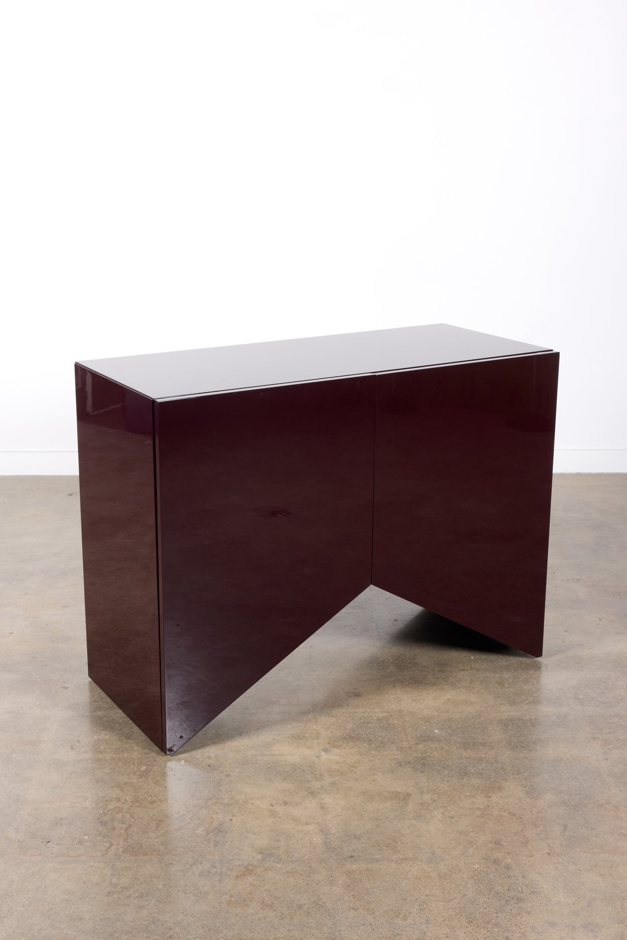 Bridges Cabinet, Triangle