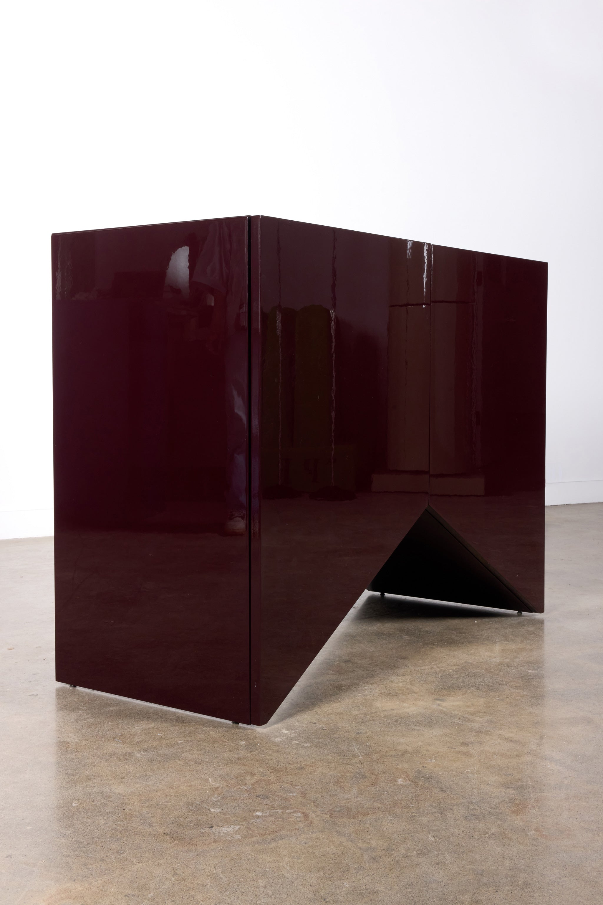 Bridges Cabinet, Triangle