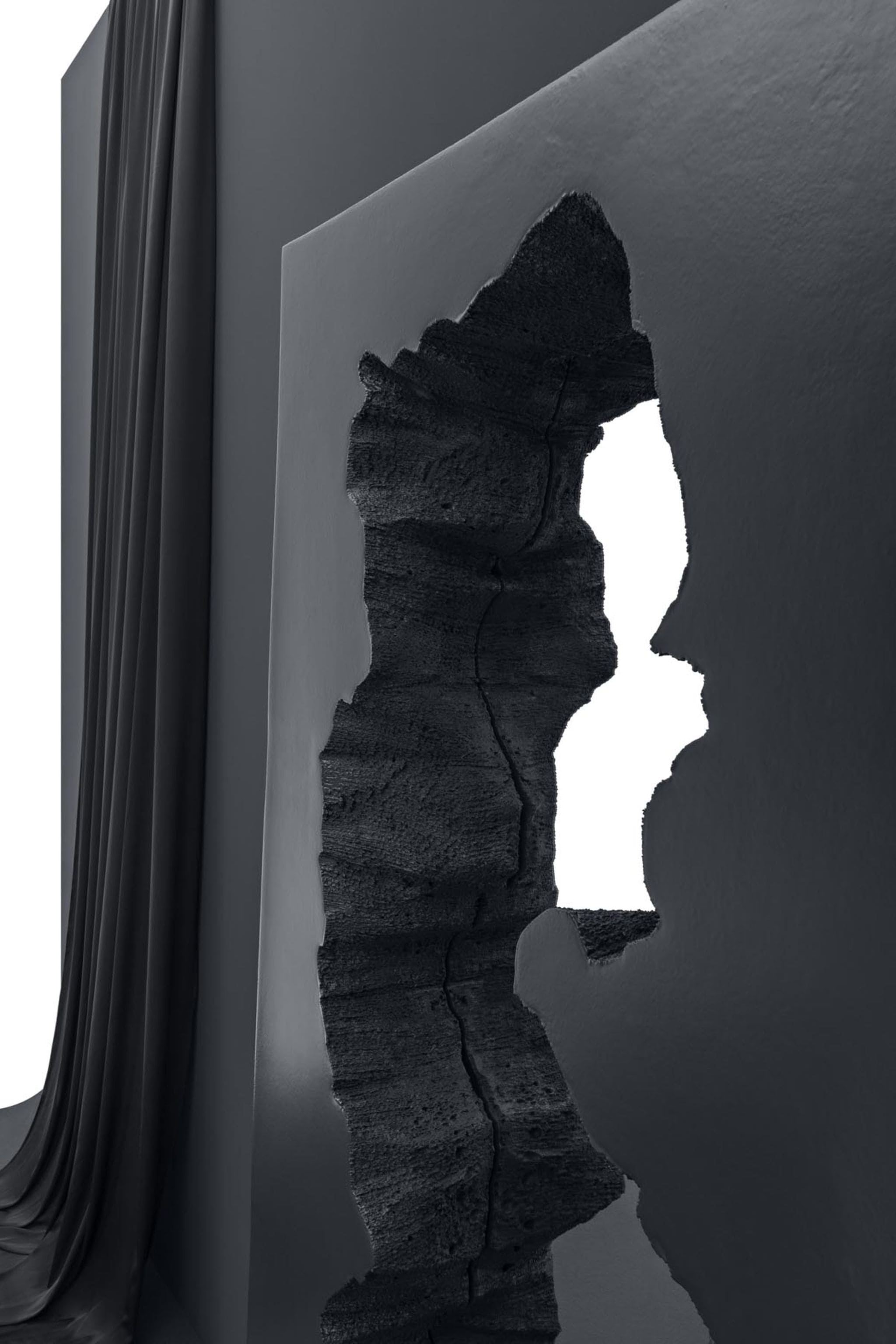 BROKEN MIRROR