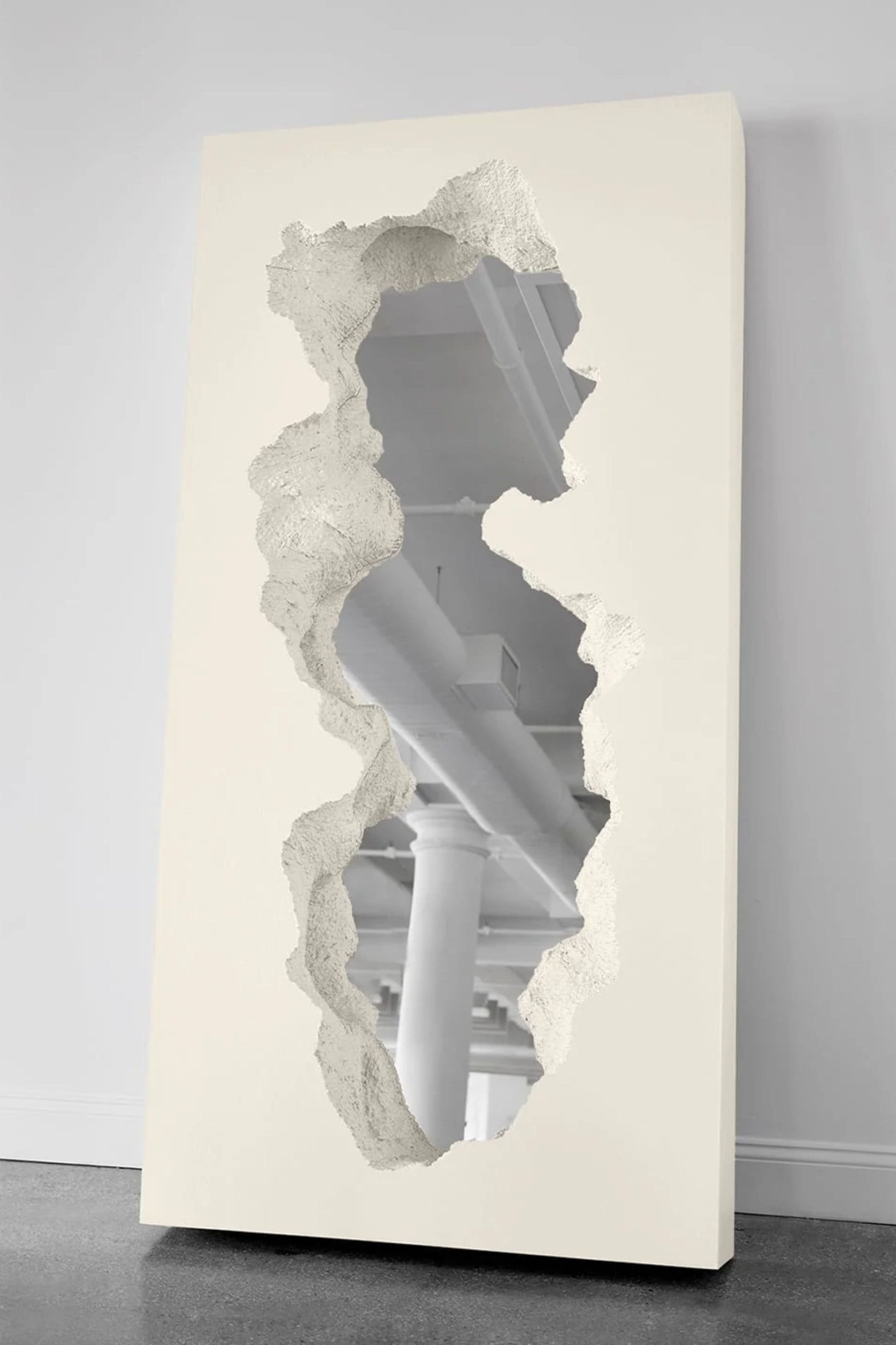 BROKEN MIRROR