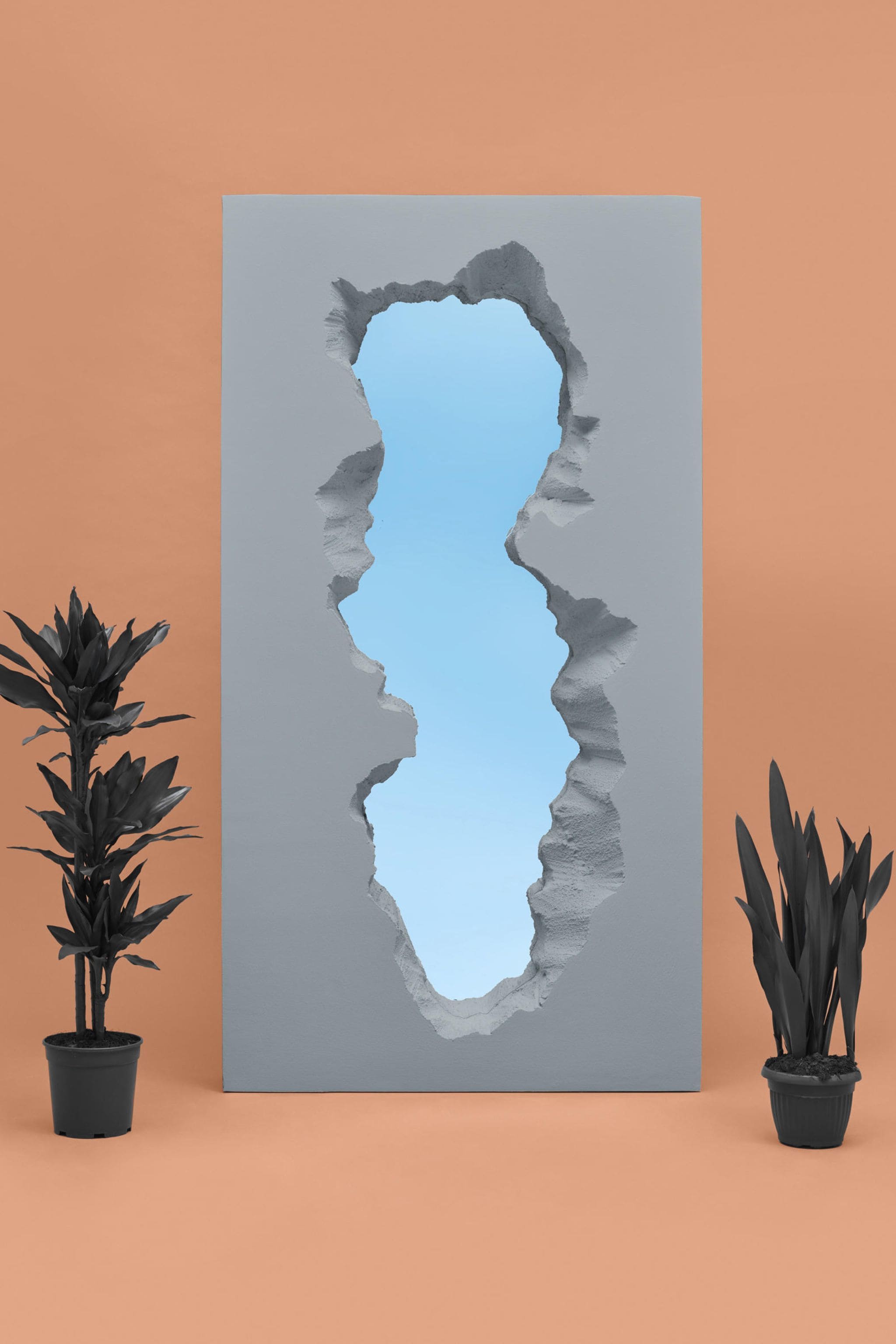 BROKEN MIRROR