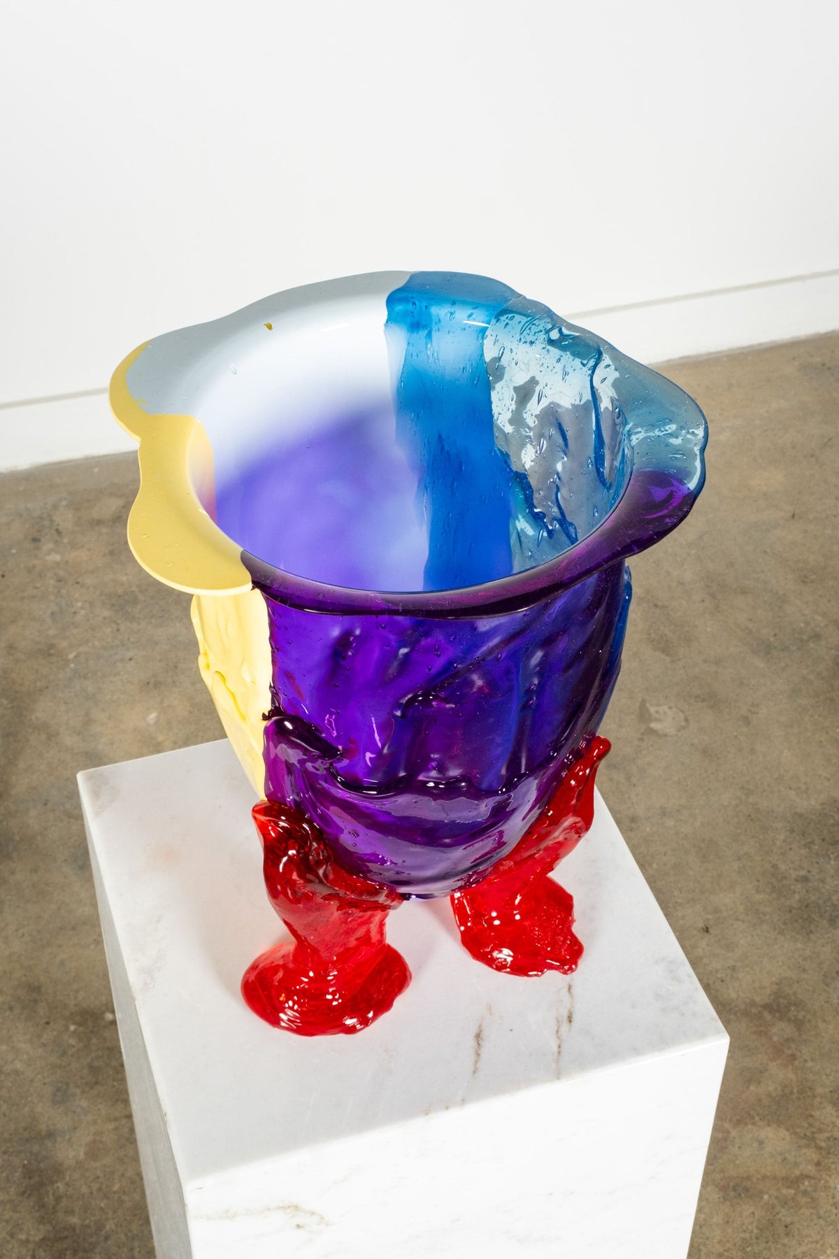 Amazonia Vase Extra Colour (Large), Clear Red Feet