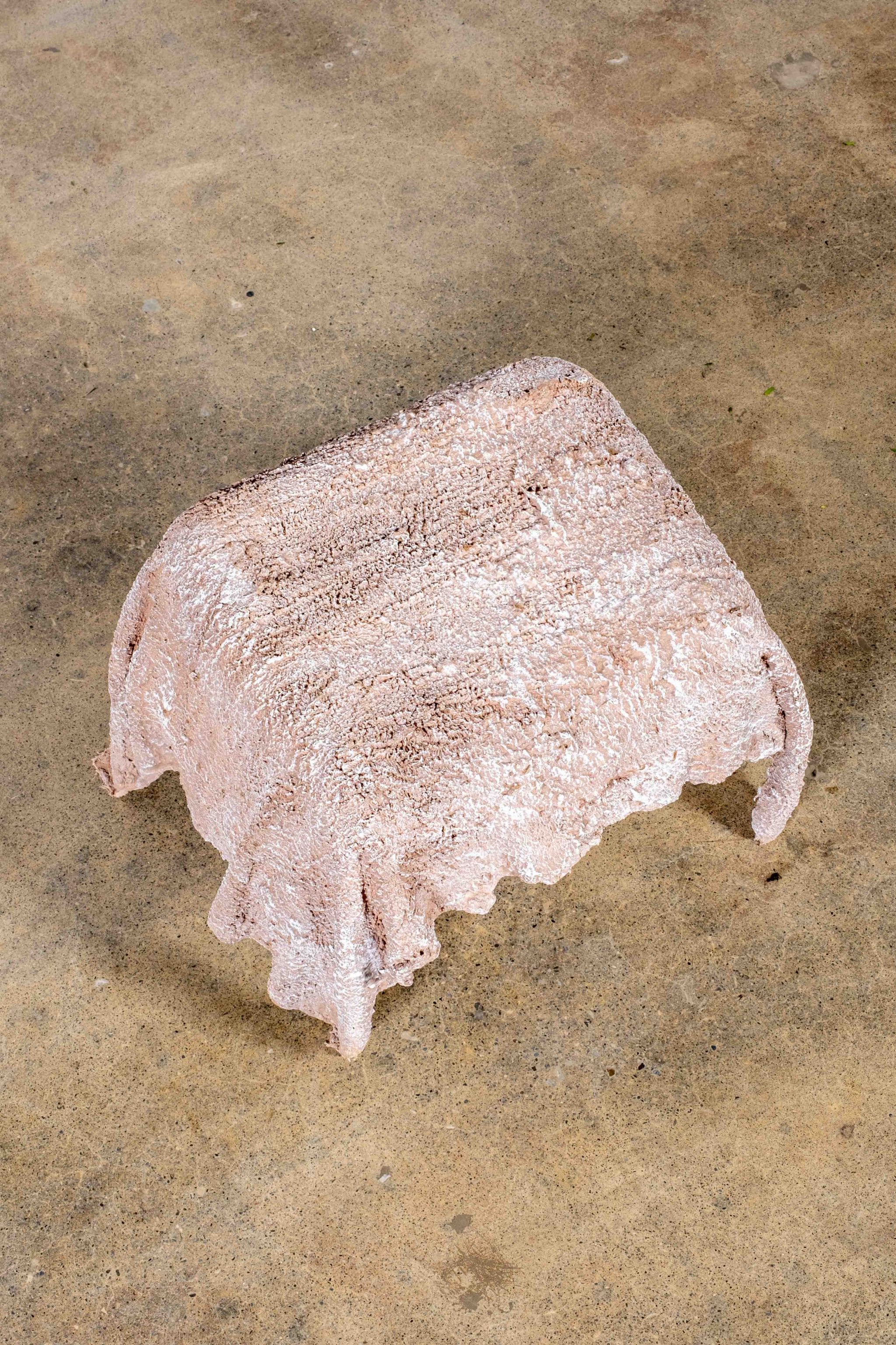 Ghost' Table, Low