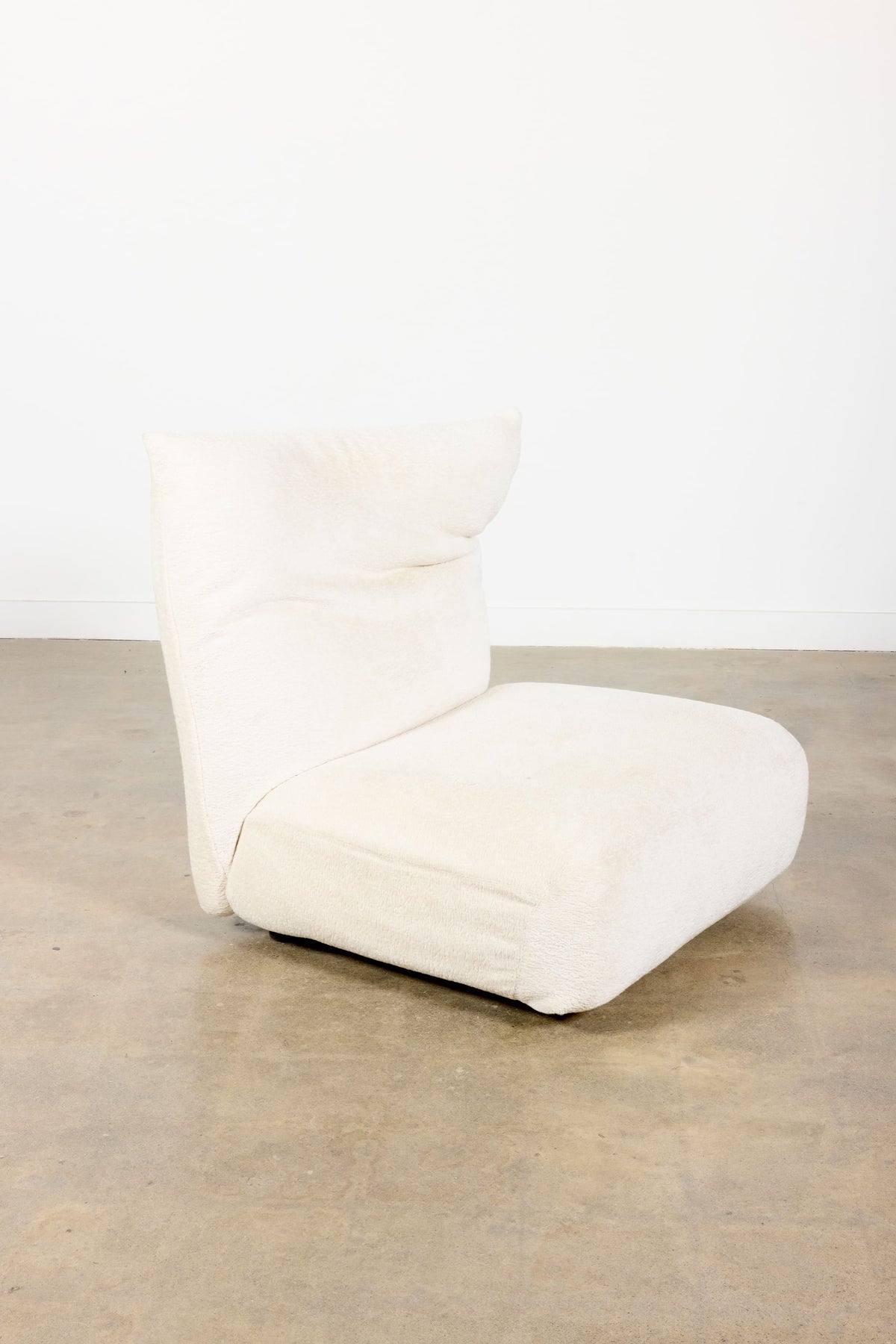 "Standard" Armless Lounge Chair